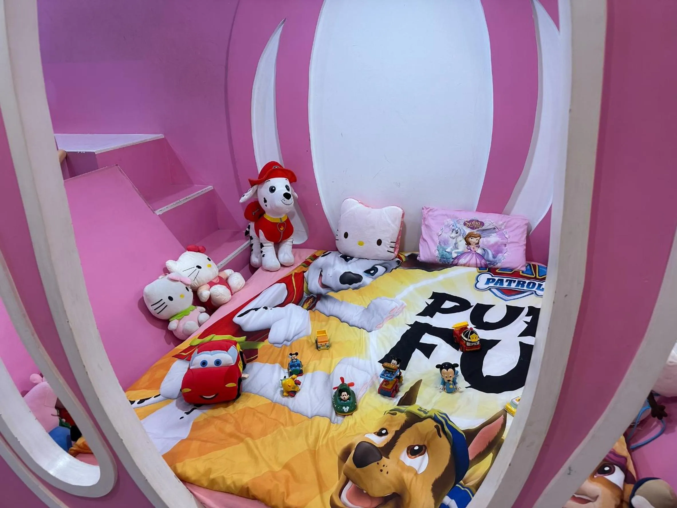 Photo of the whole room in Kenting Mola