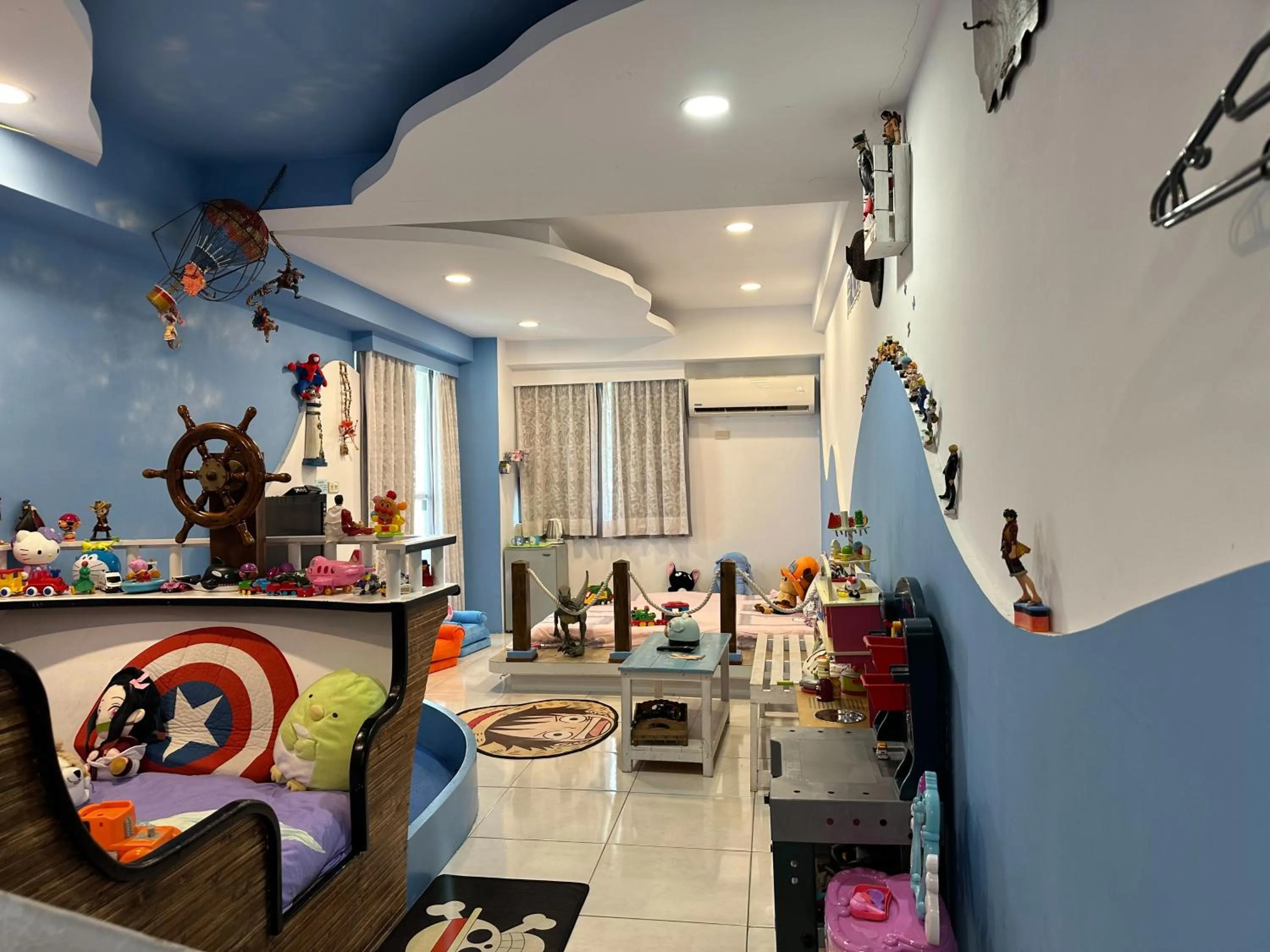 Photo of the whole room in Kenting Mola