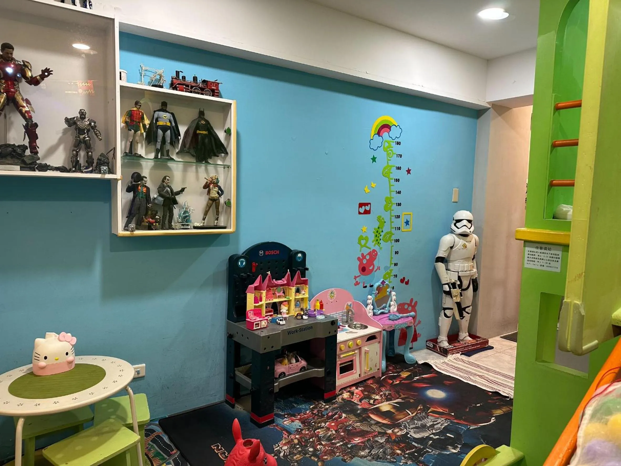 People in Kenting Mola