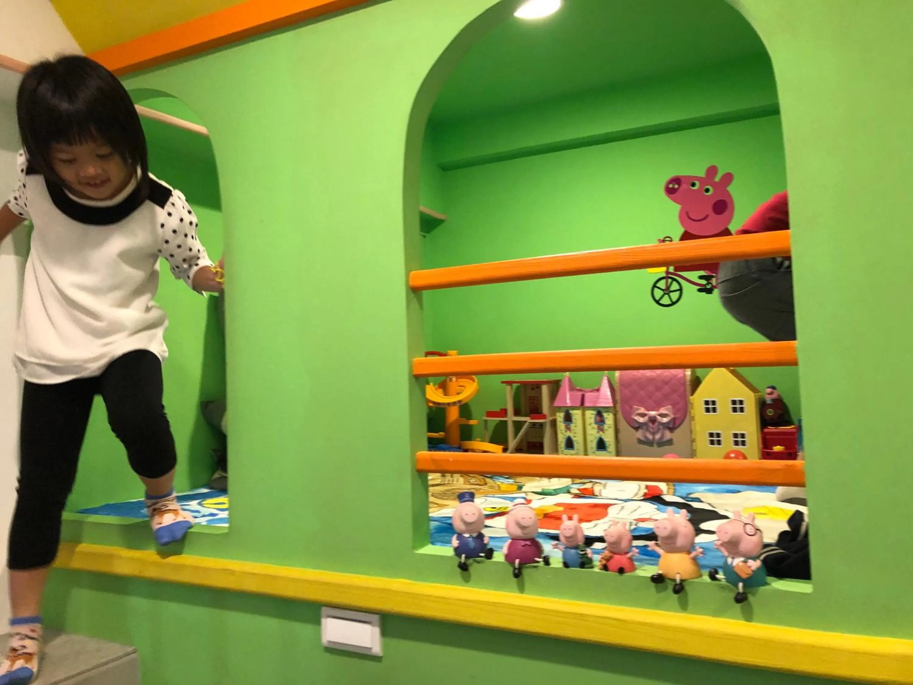 Photo of the whole room in Kenting Mola