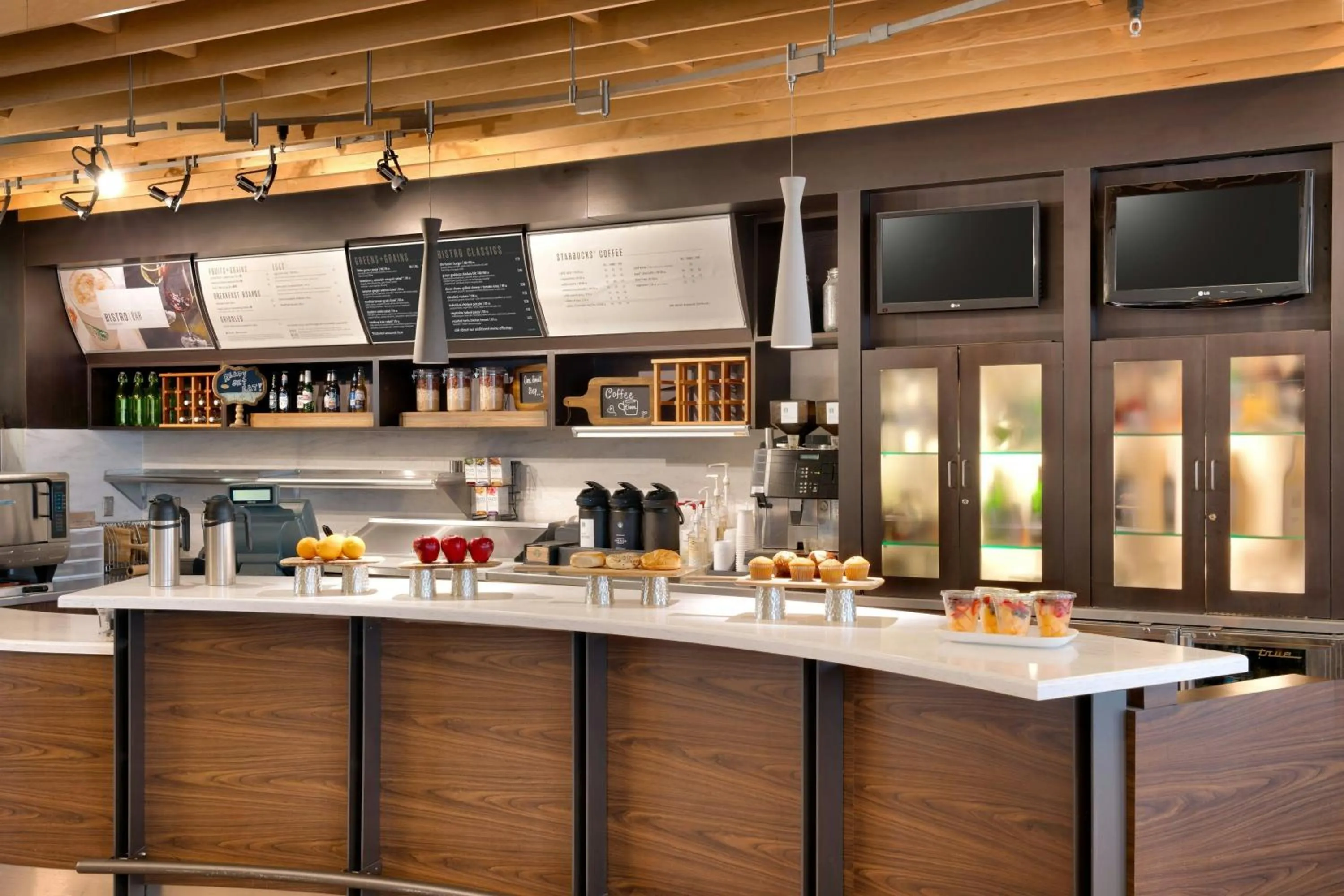 Restaurant/places to eat in Courtyard by Marriott Houston NASA Clear Lake