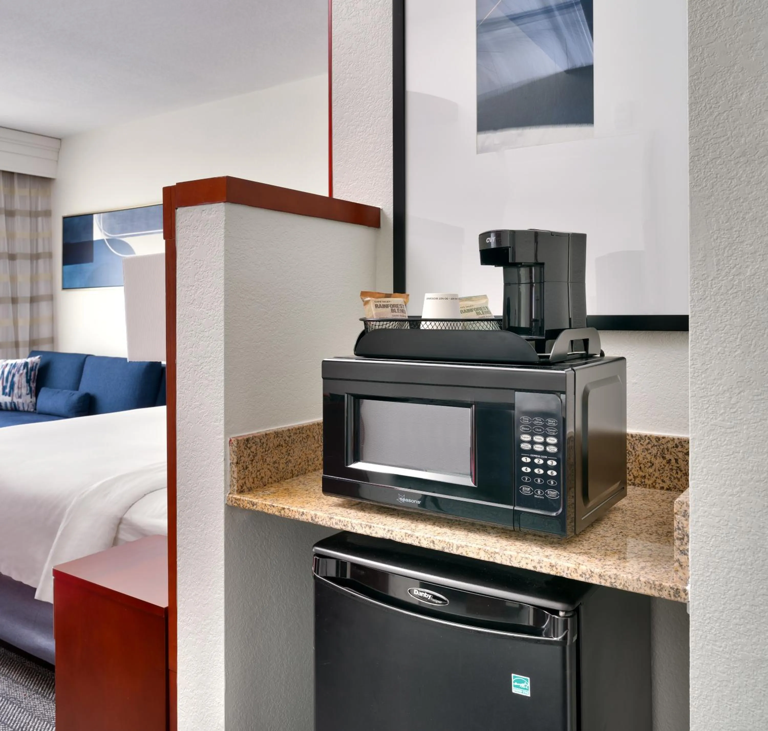 minibar, Bed in Courtyard by Marriott Houston NASA Clear Lake