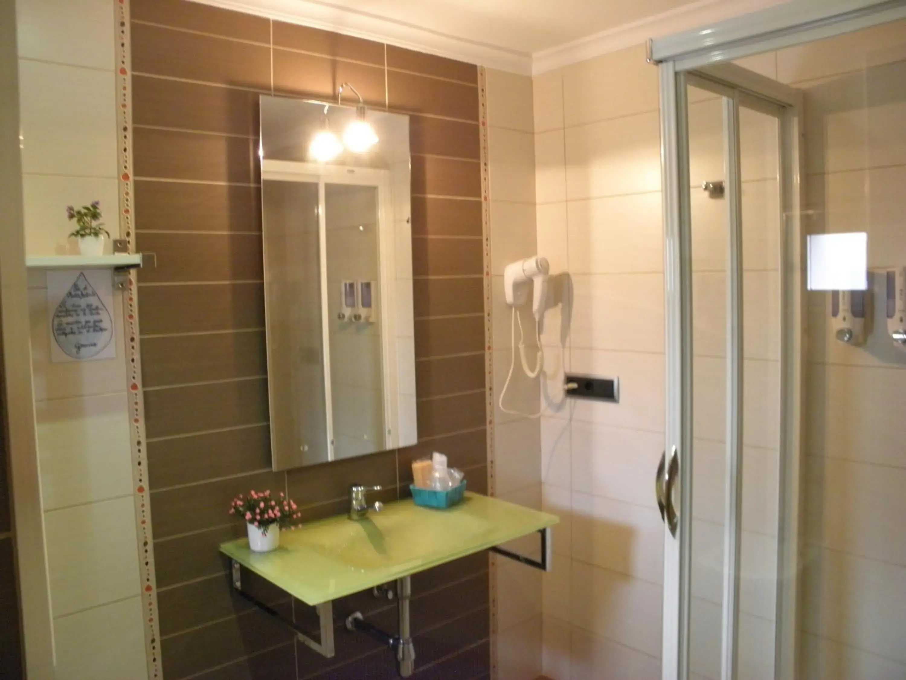 Twin Room in Hotel Arco Navia Twin Room in Hotel Arco Navia