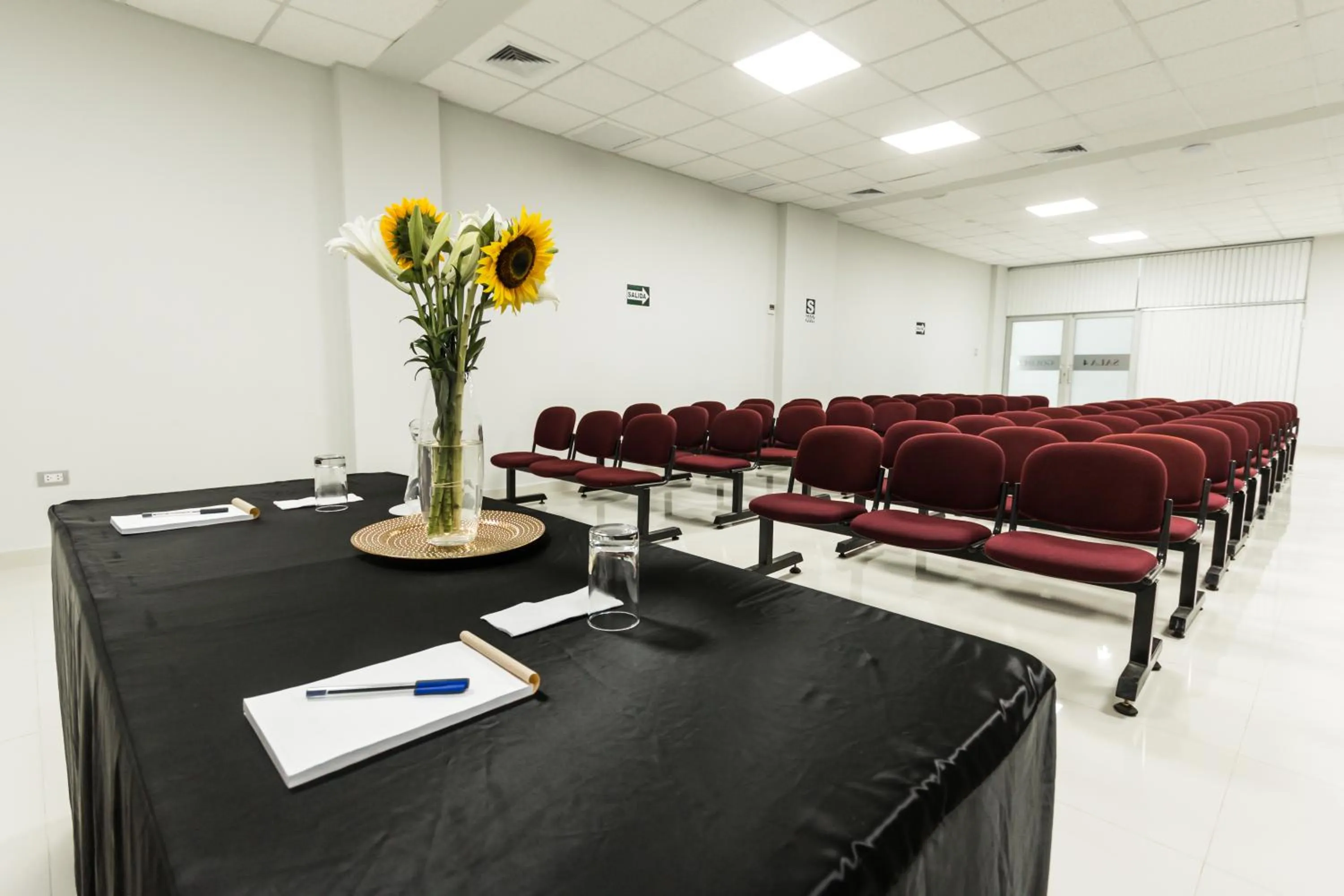 Cumbaza Hotel & Convenciones