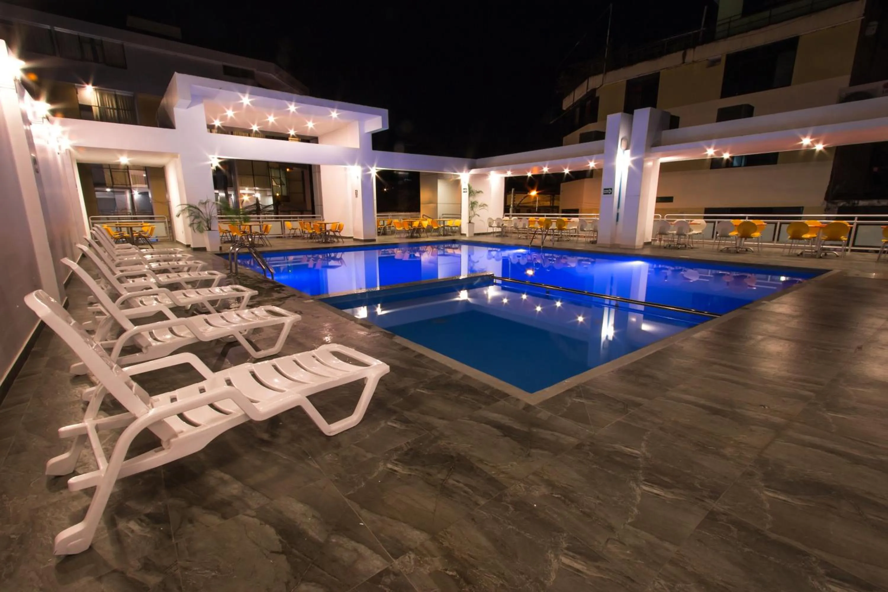 Cumbaza Hotel & Convenciones