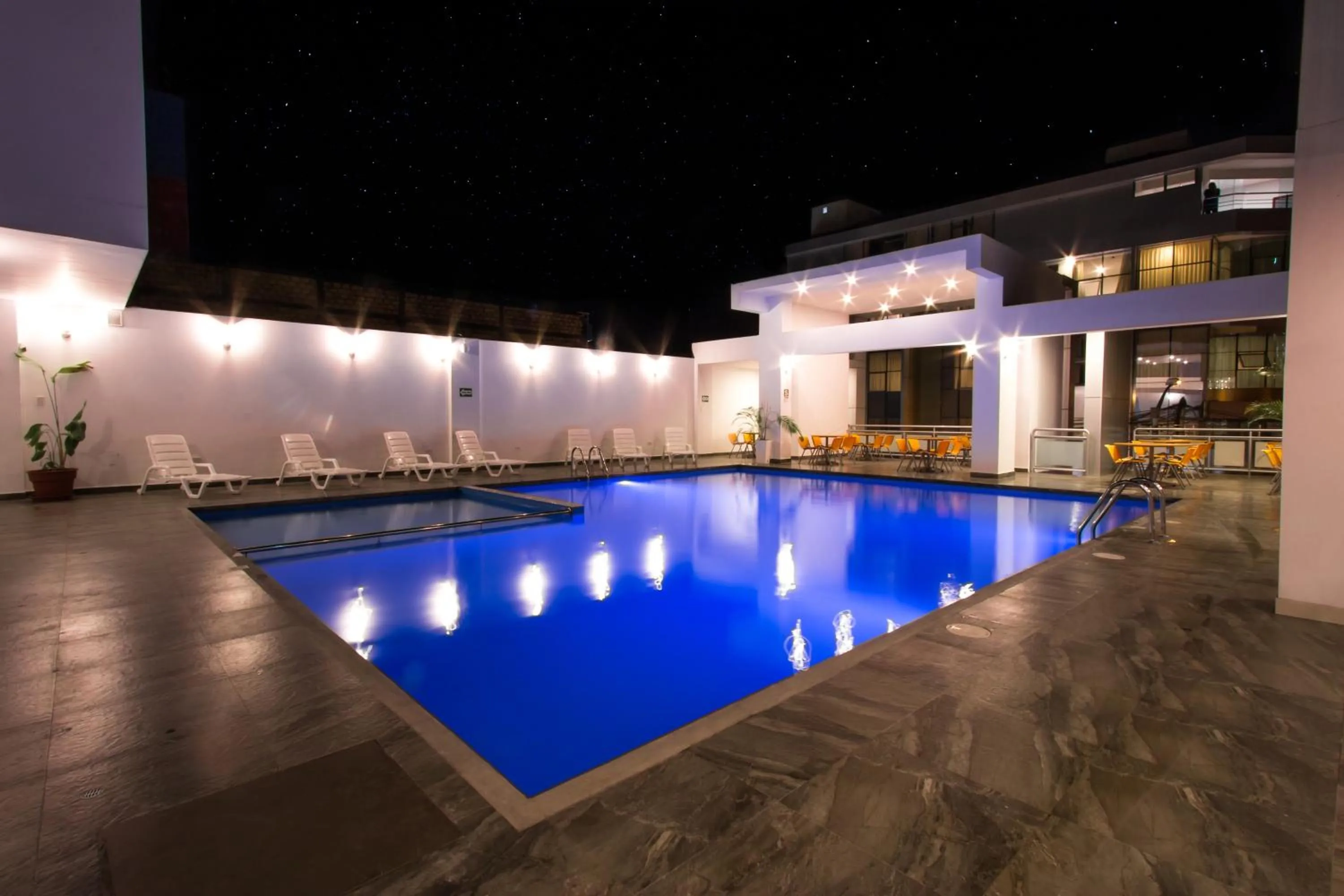 Cumbaza Hotel & Convenciones