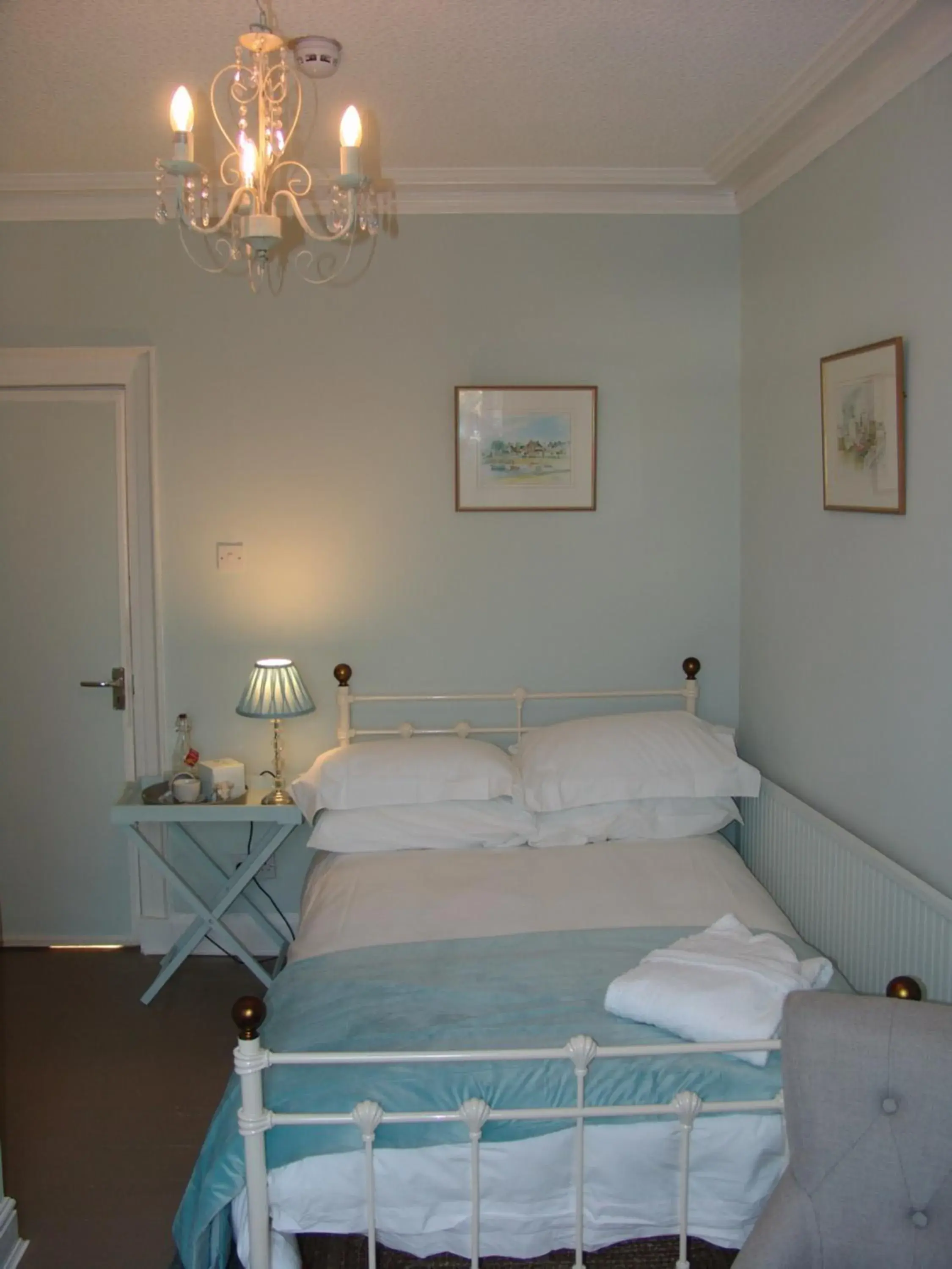 Small Double Room - single occupancy in Osborne House B&B Workington Small Double Room - single occupancy in Osborne House B&B Workington