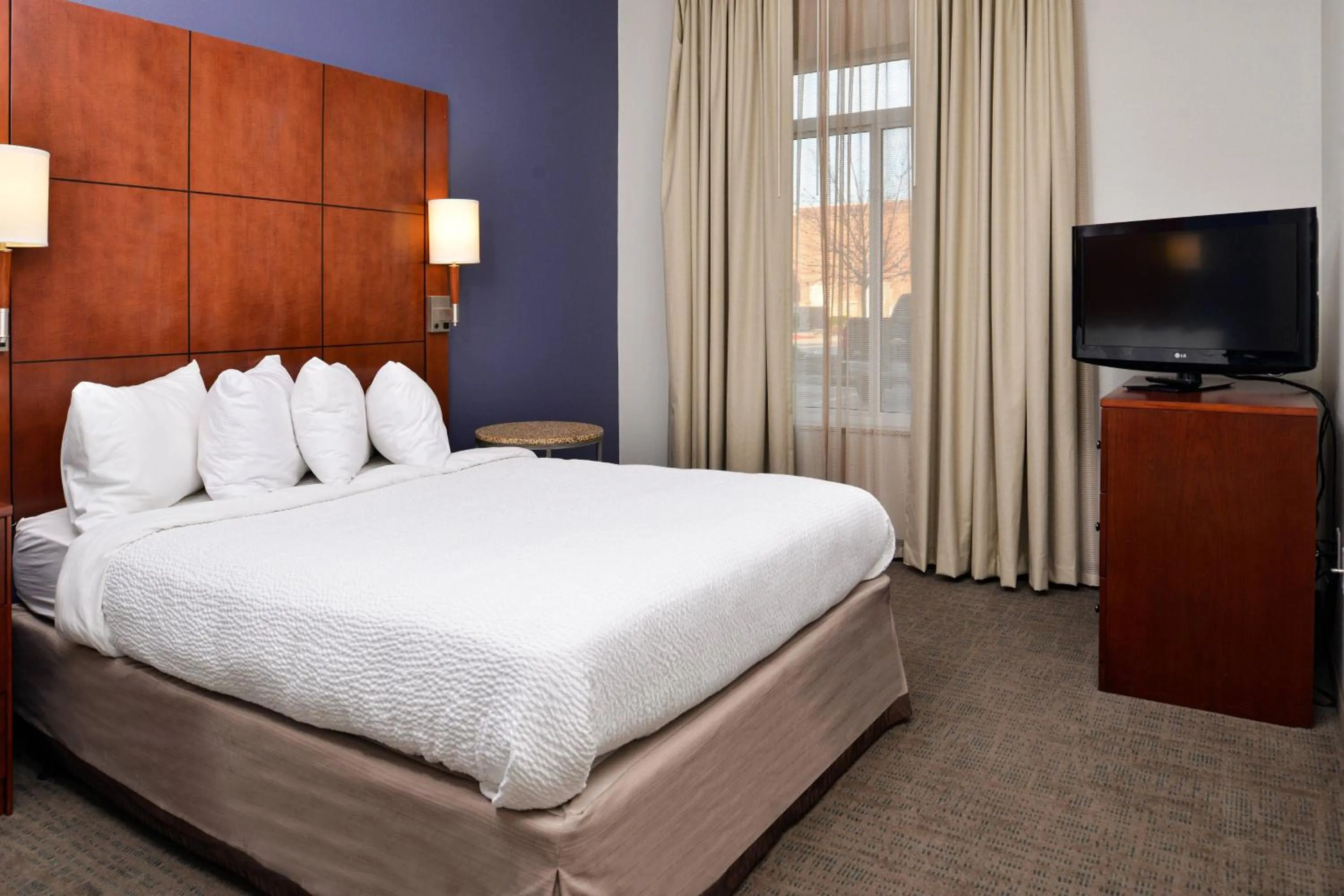 Bedroom, Bed in Residence Inn by Marriott Coralville