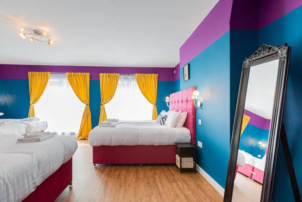 Bedroom, Bed in Honeypot House