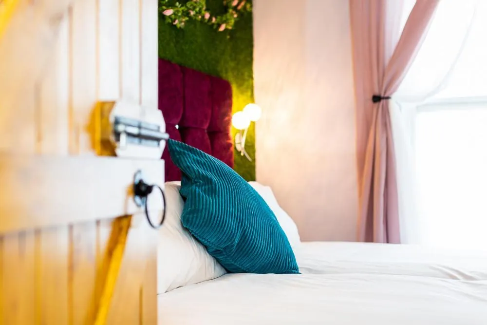 Bedroom, Bed in Honeypot House