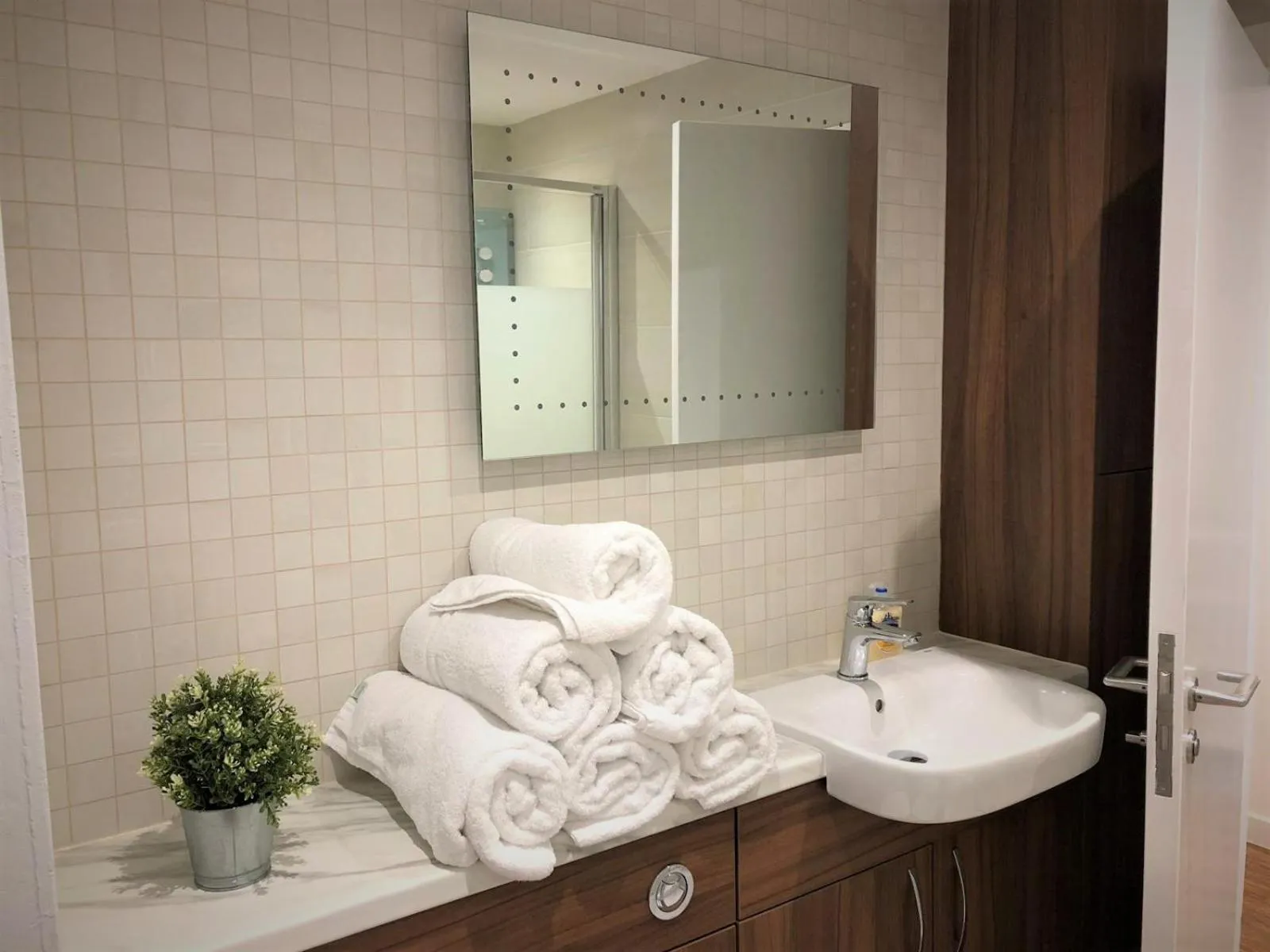 Bathroom in Honeypot House