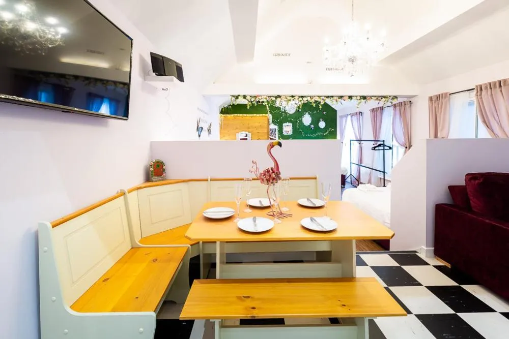 Dining area in Honeypot House