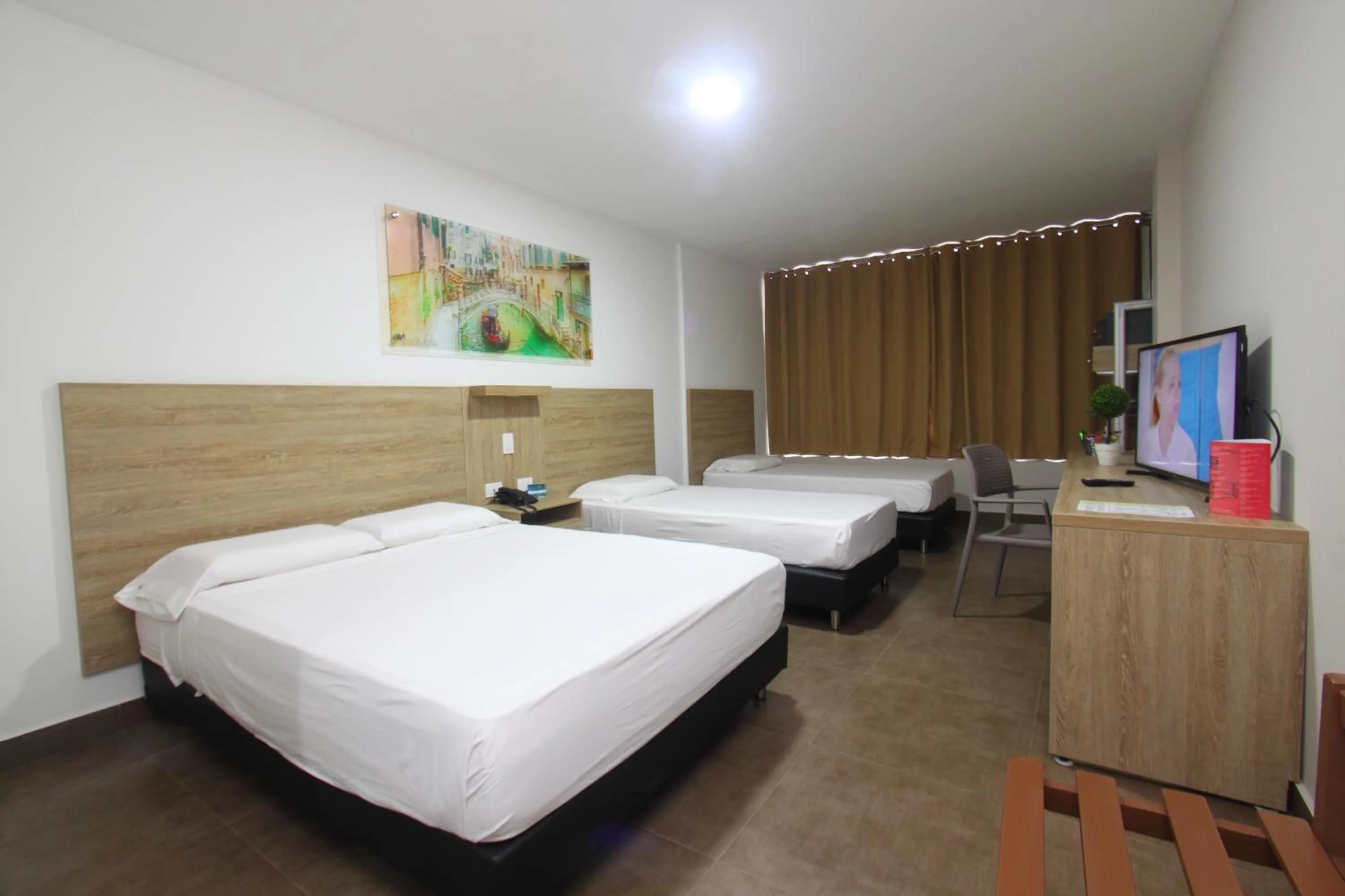 Photo of the whole room, Bed in Hotel Genova Centro