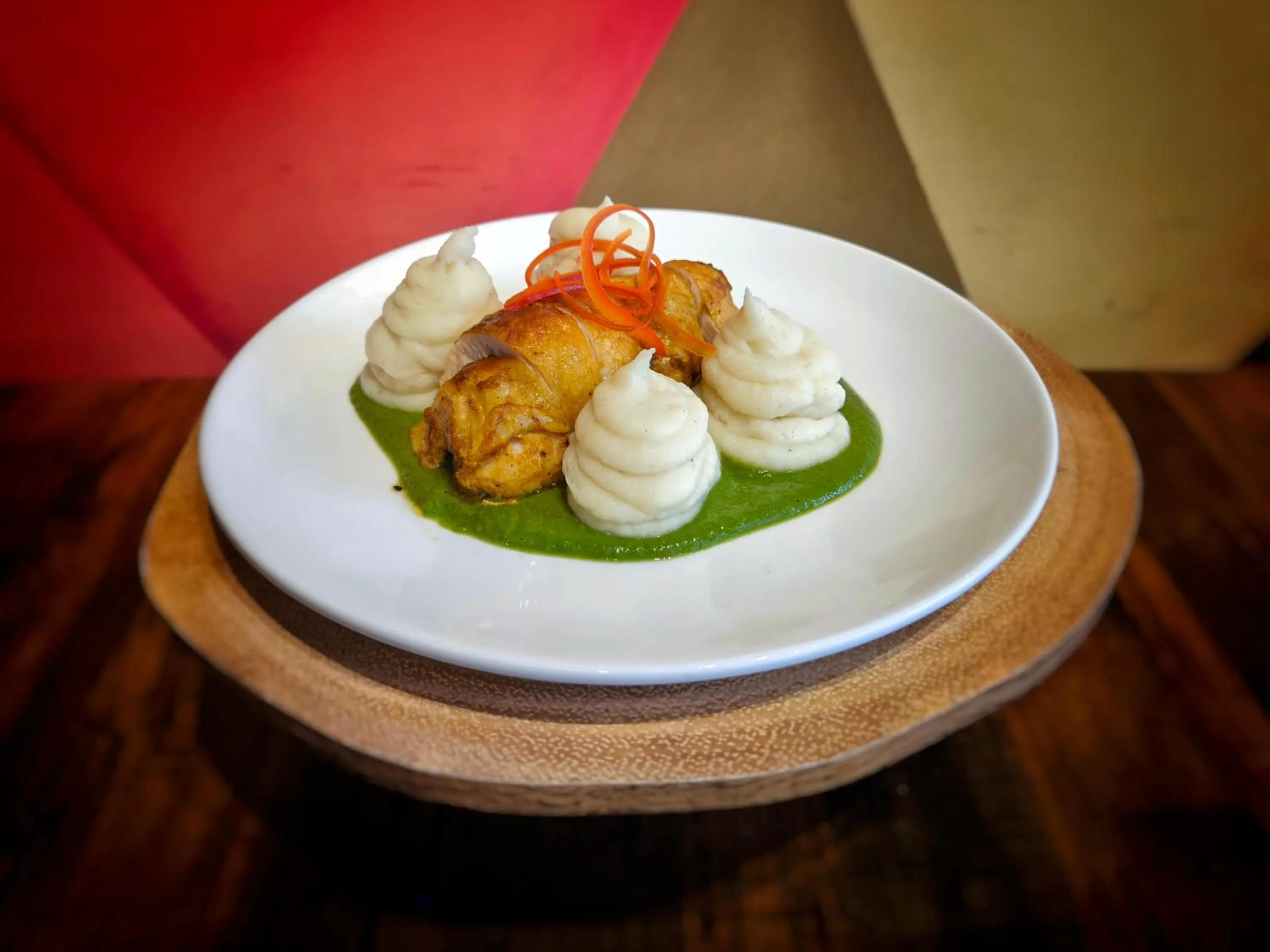 Restaurant/places to eat in Hotel Intillanka