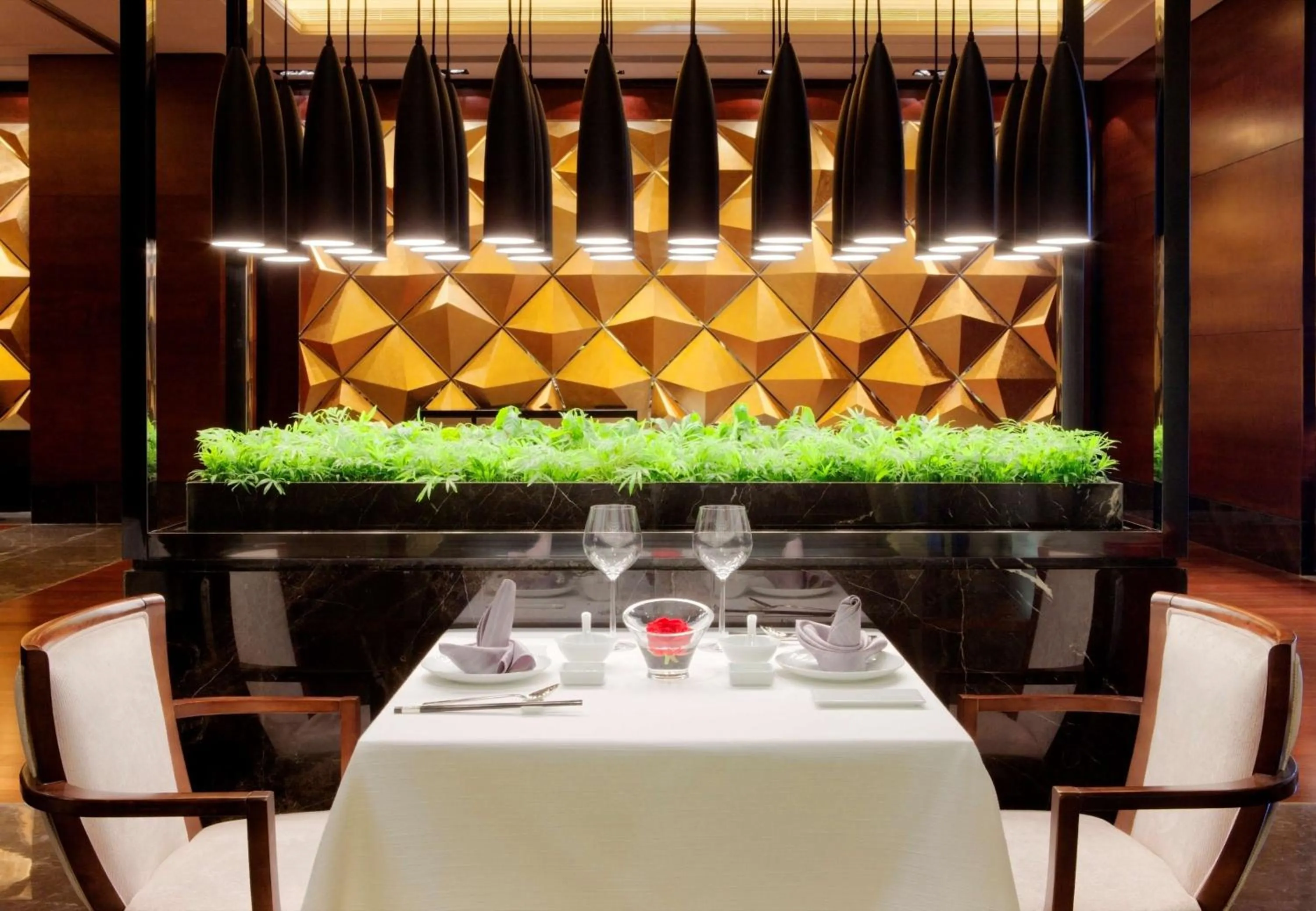 Restaurant/places to eat in Radisson Blu Plaza Chongqing