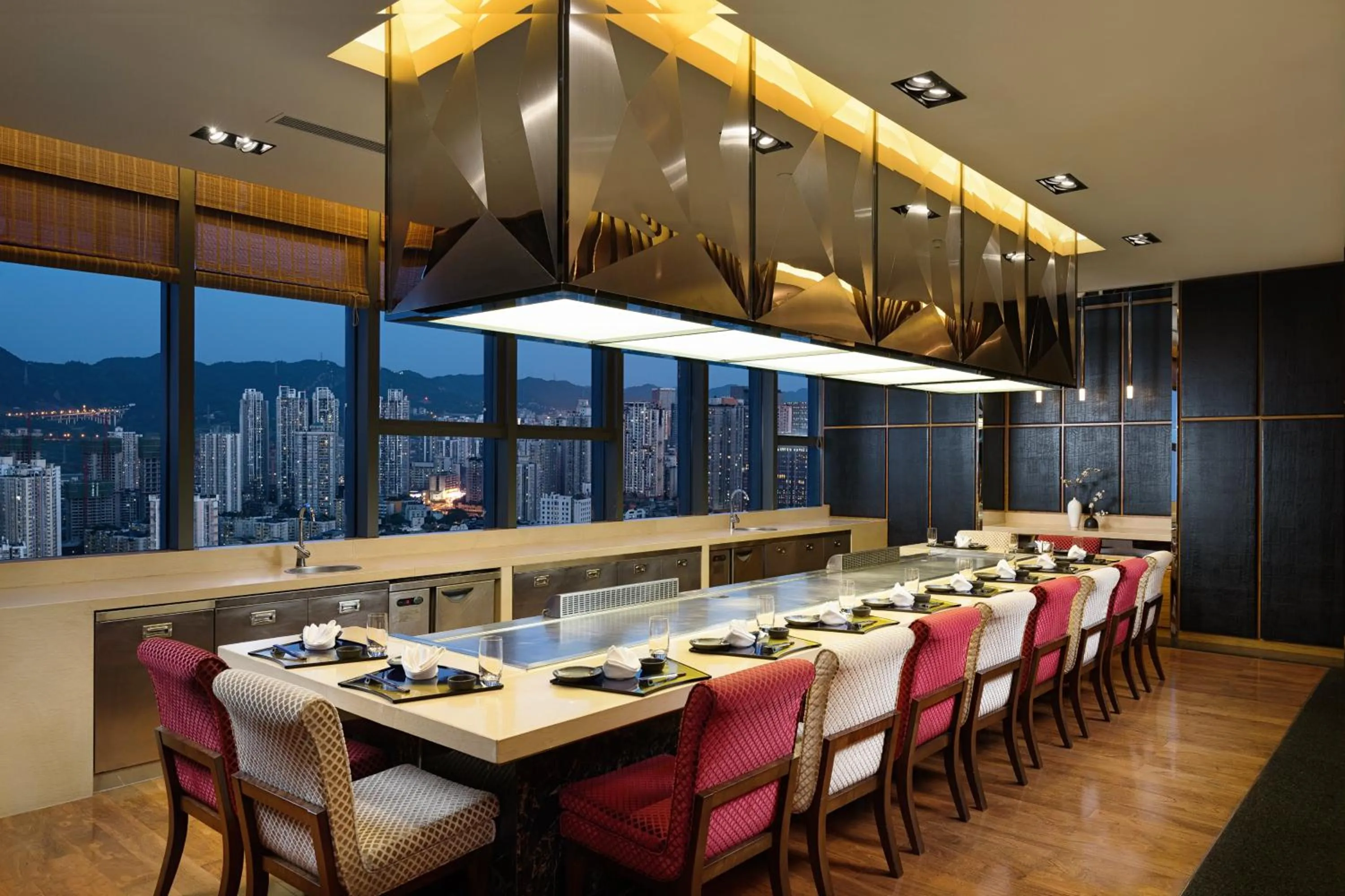 Restaurant/places to eat in Radisson Blu Plaza Chongqing