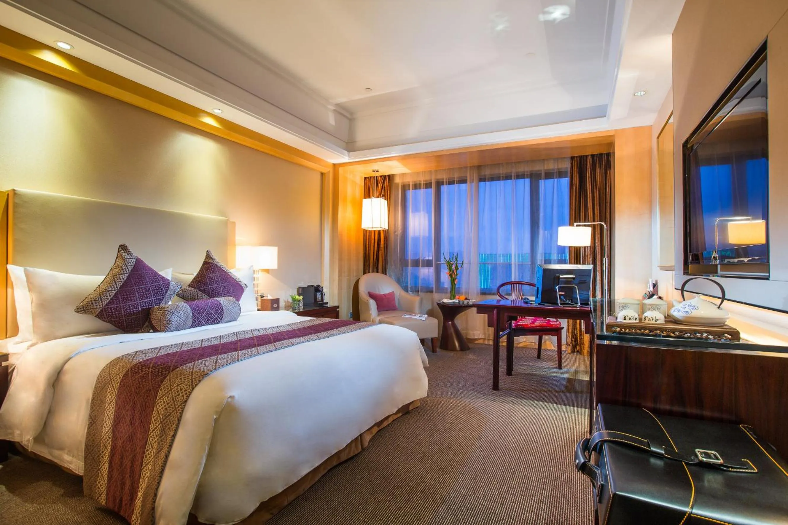 Photo of the whole room, Bed in Shaoxing Tianma Grand Hotel