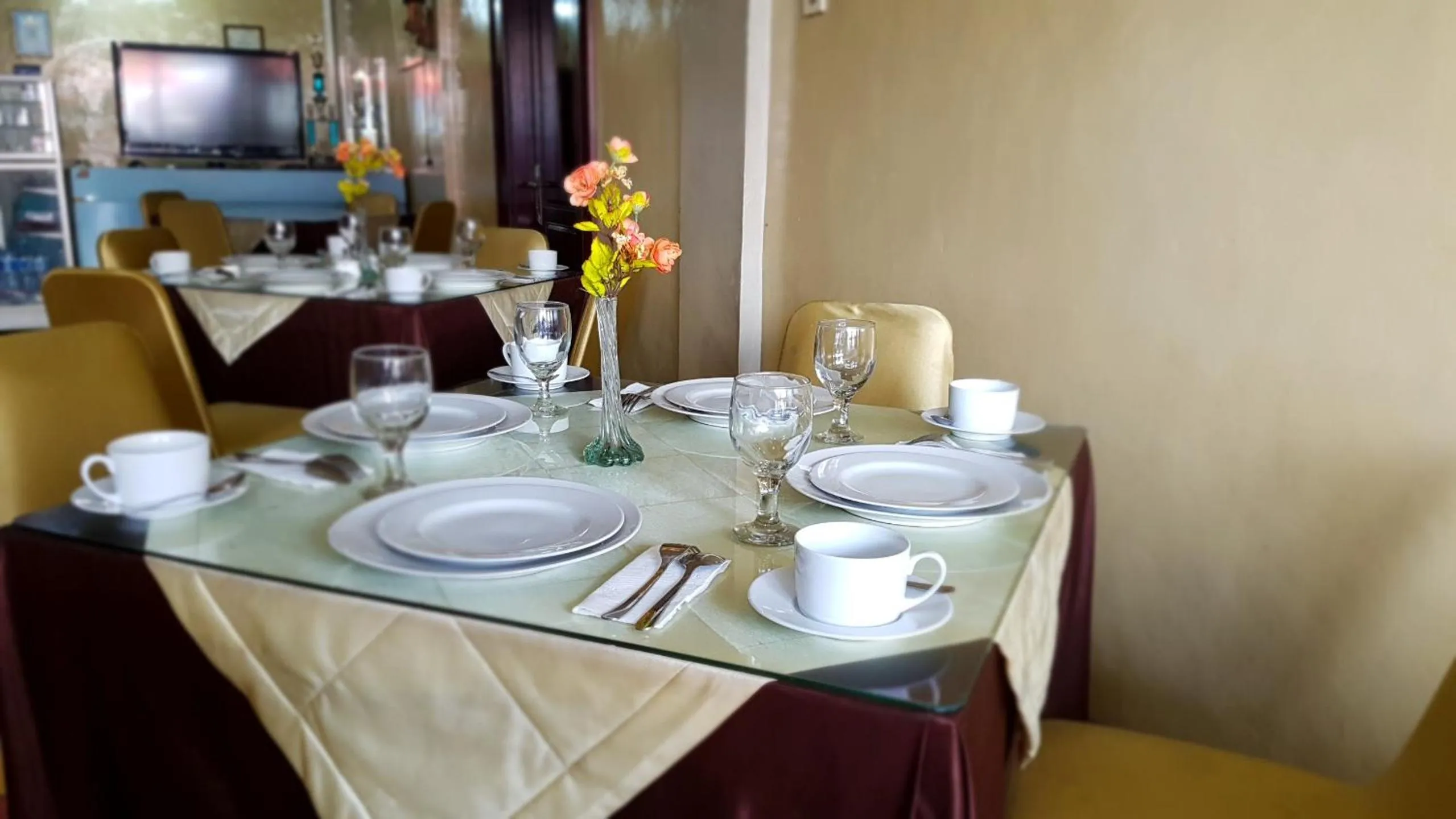 Restaurant/places to eat in Hotel Hangtuah