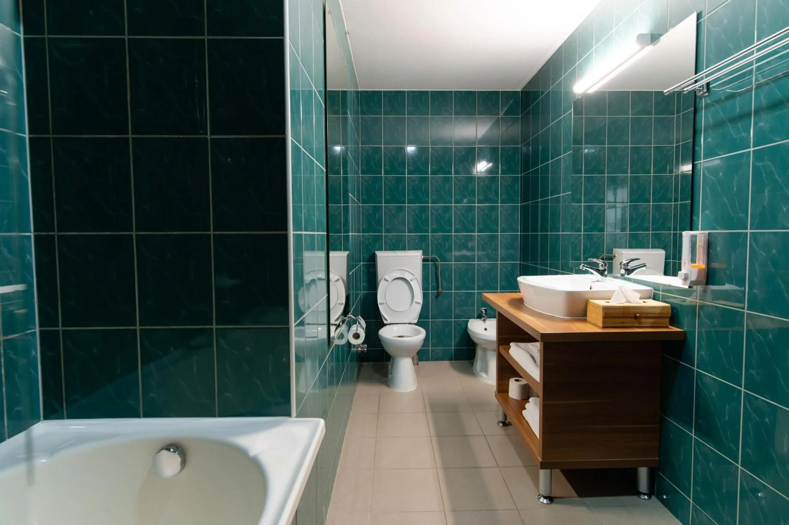 Shower in Hotel President