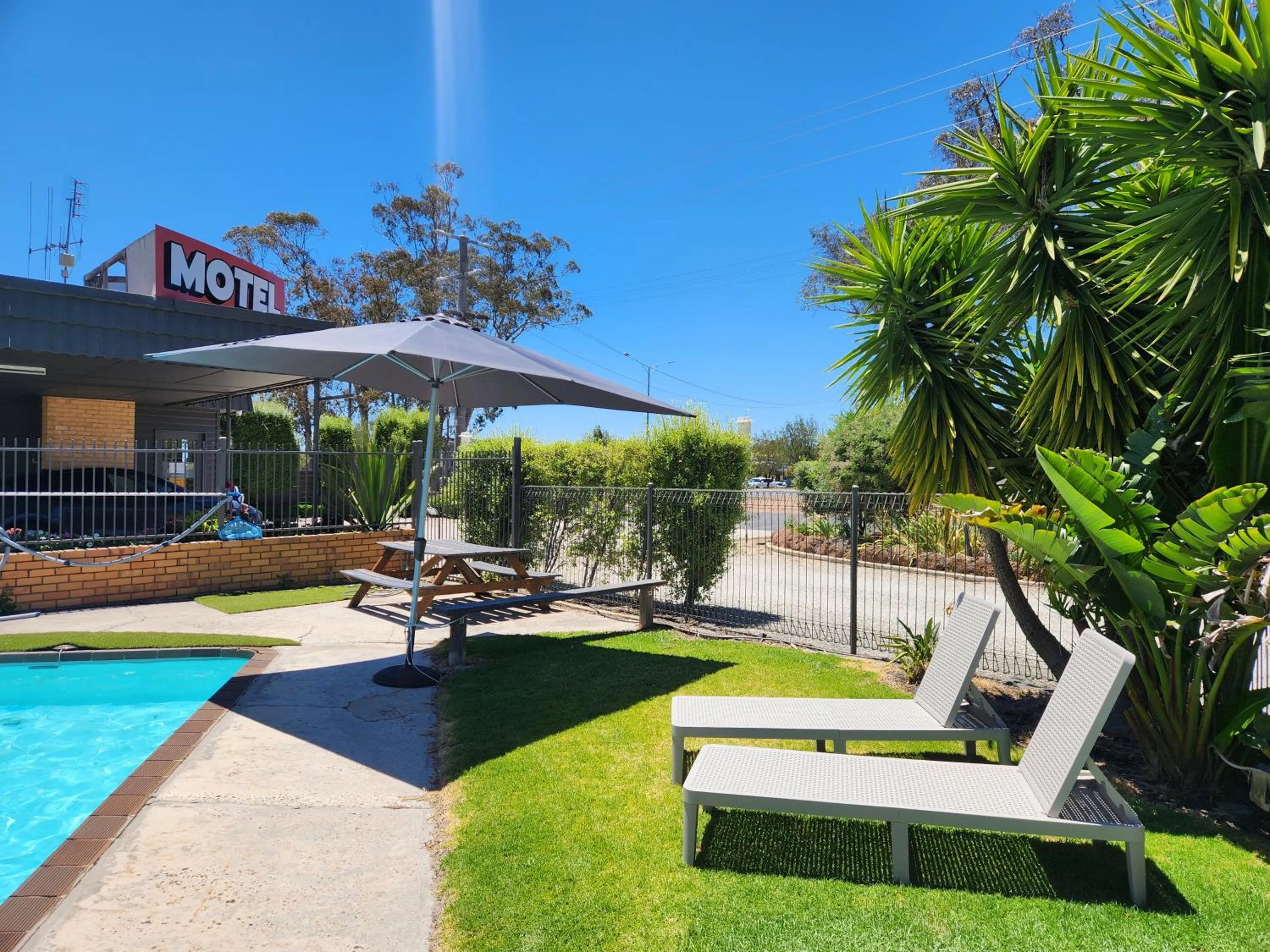Swimming pool in Calder Family Motel