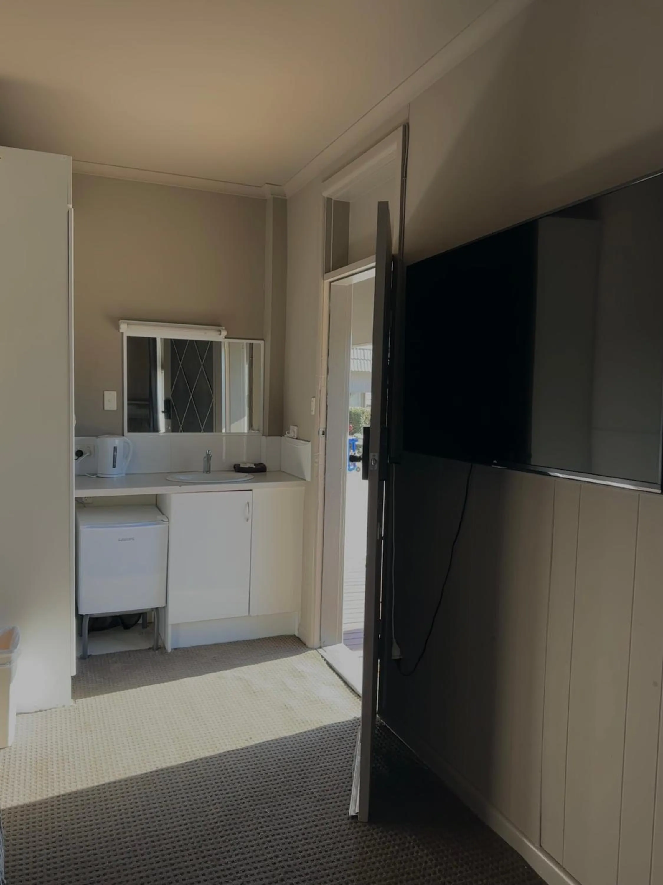 Kitchen or kitchenette in Calder Family Motel