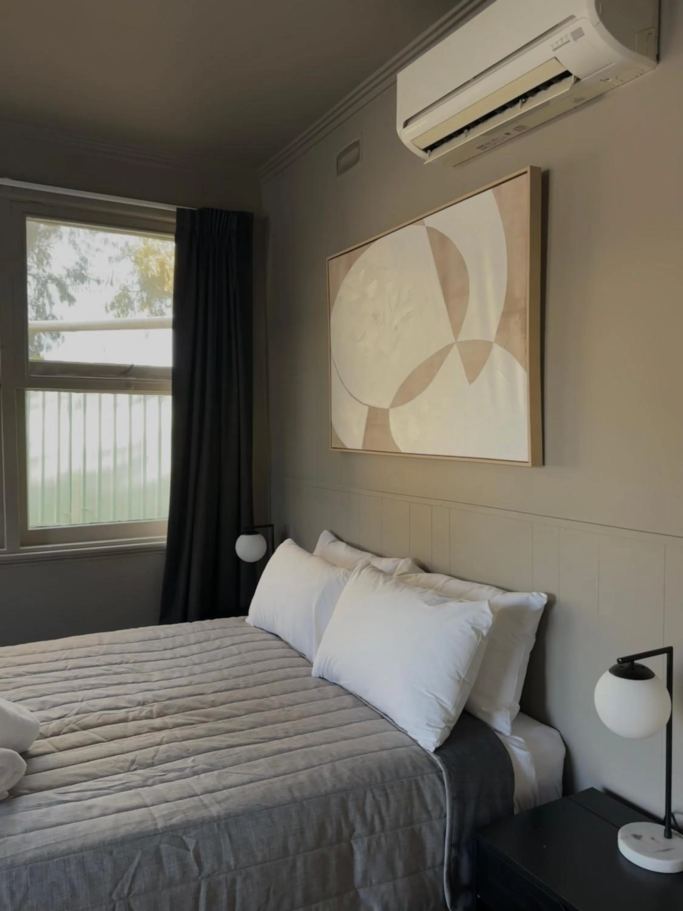 Bed in Calder Family Motel