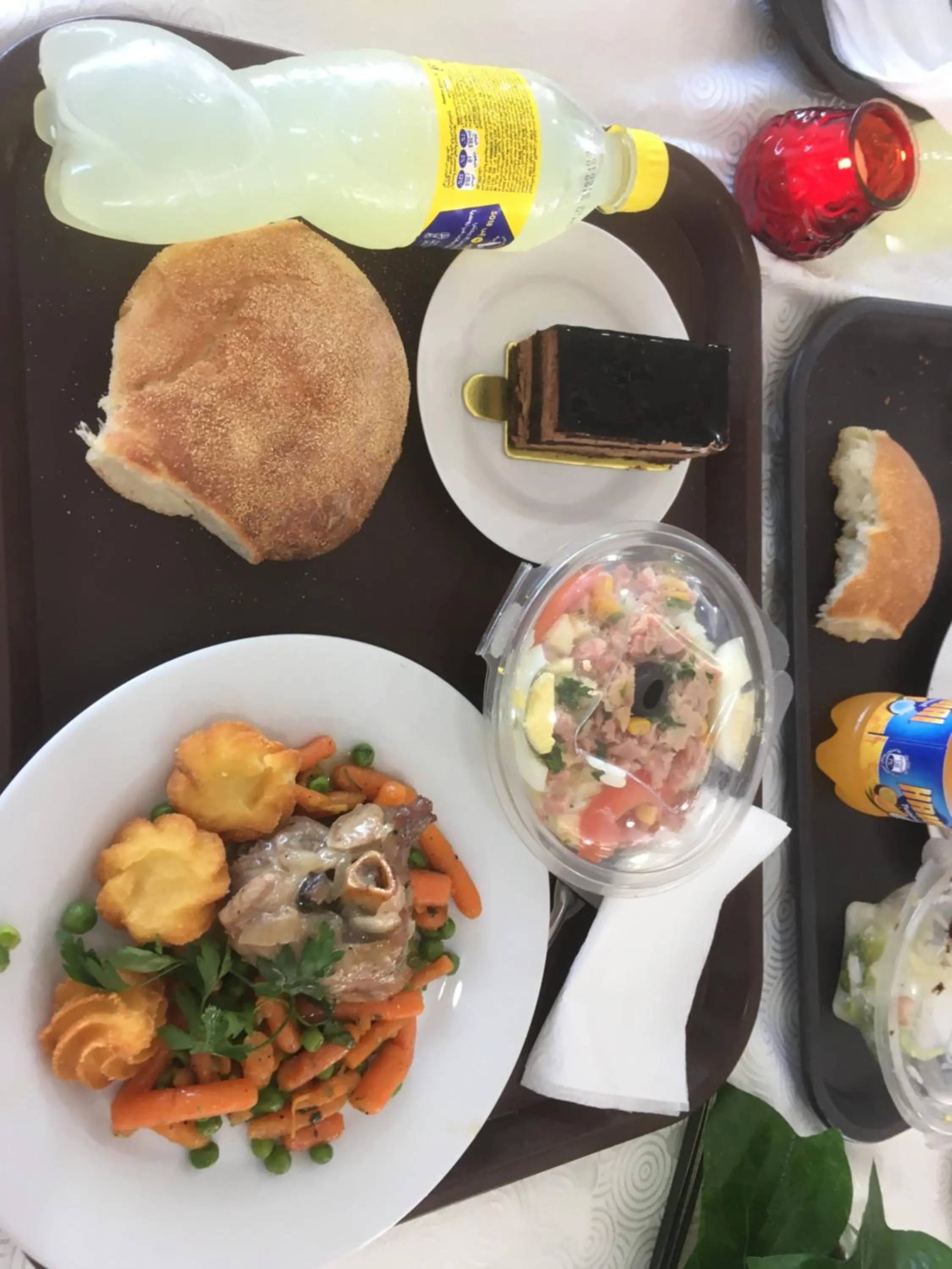 Food and drinks in Mohammed V Airport HOME