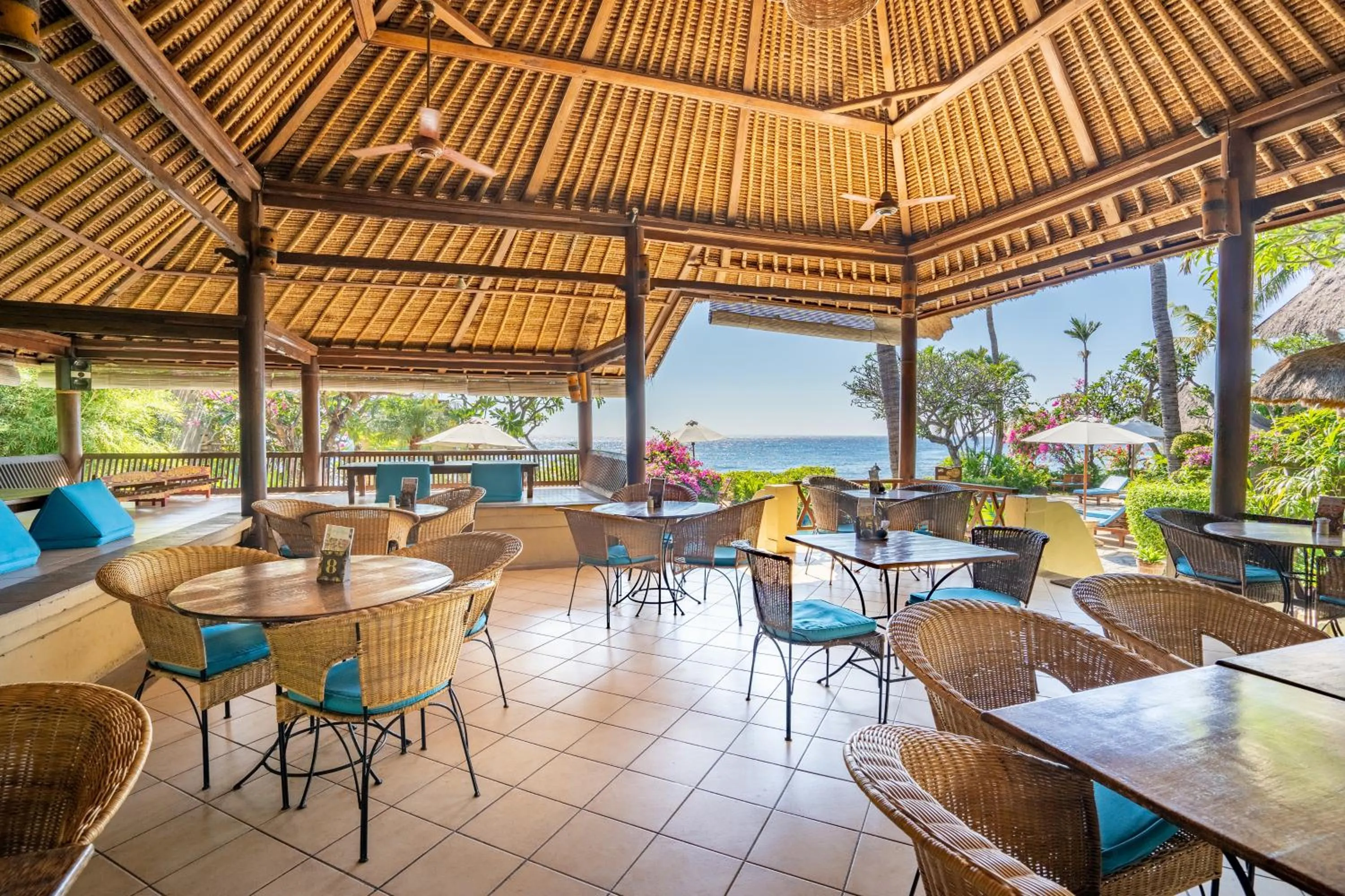 Food and drinks in Santai Hotel