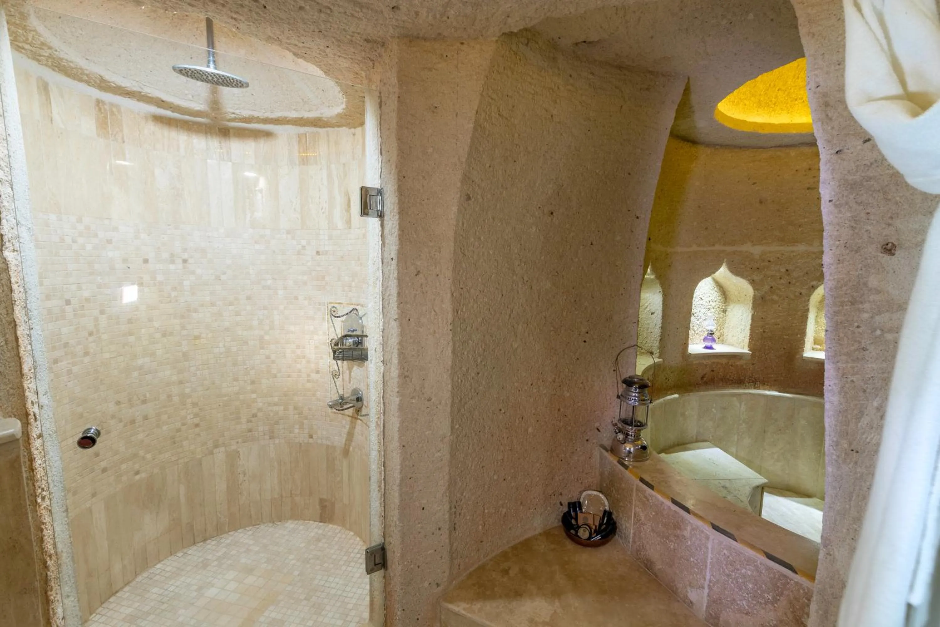 Shower in Hu of Cappadocia - Special Class