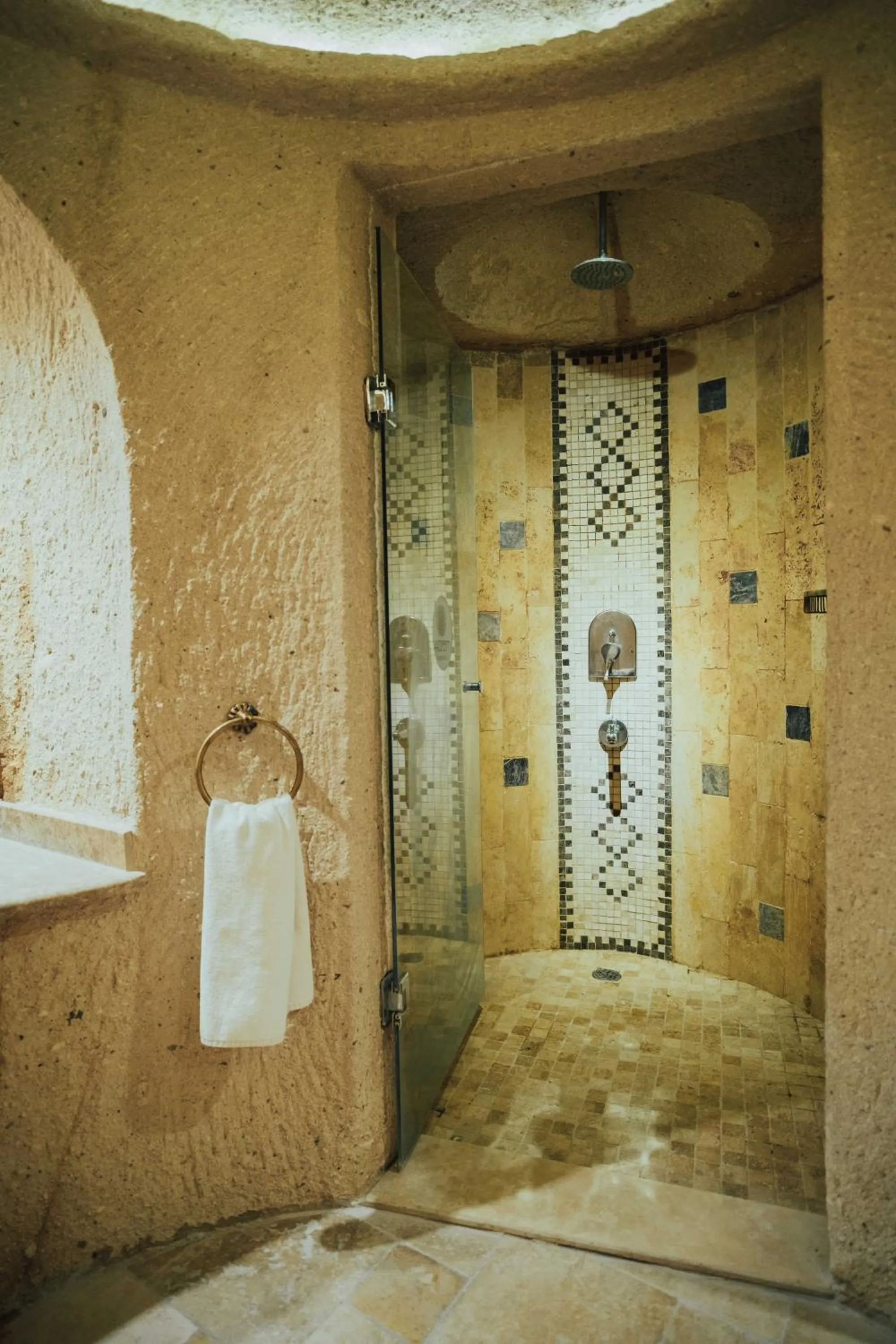 Shower in Hu of Cappadocia - Special Class