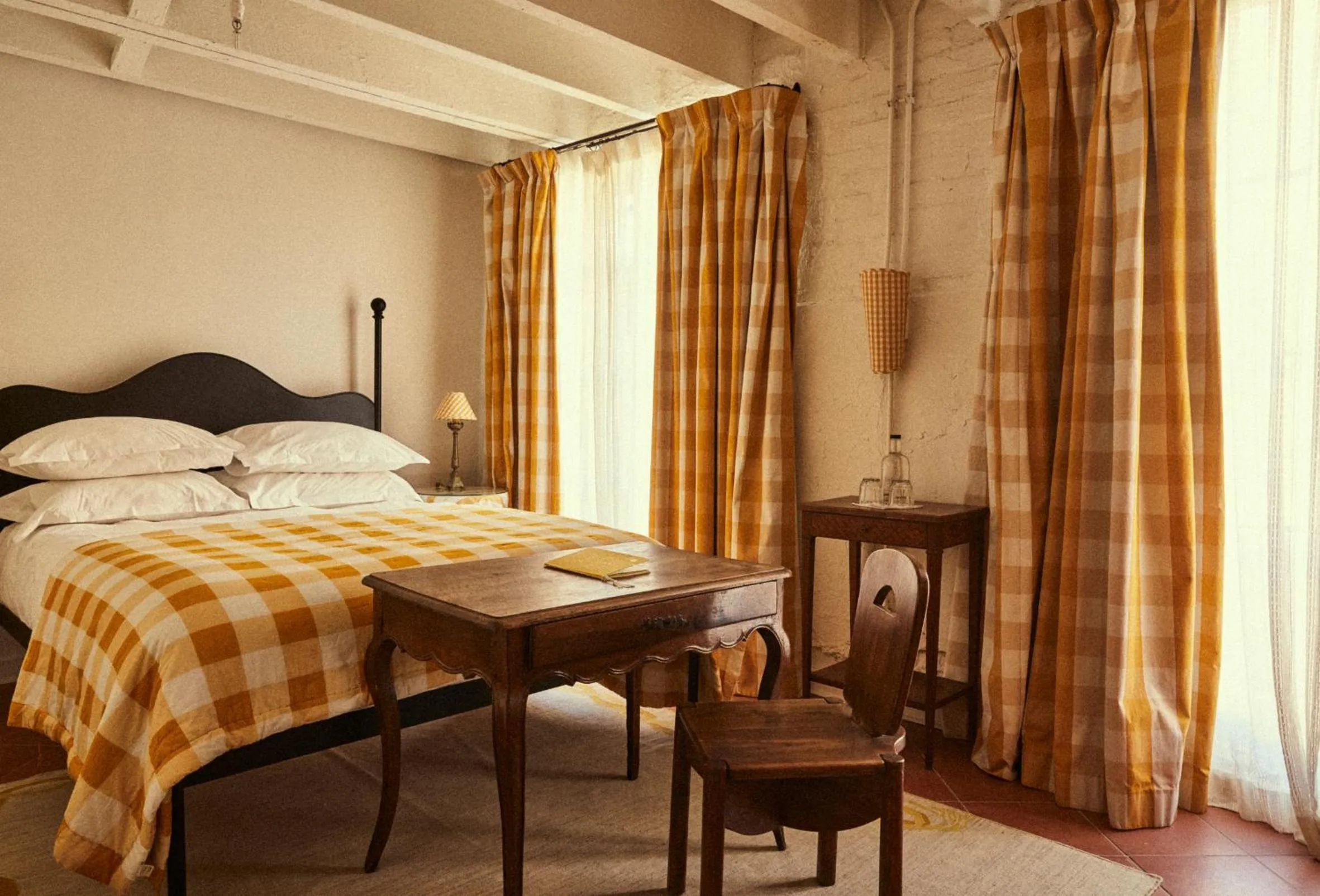 Bed in Hotel Peter and Paul, an Ash Hotel