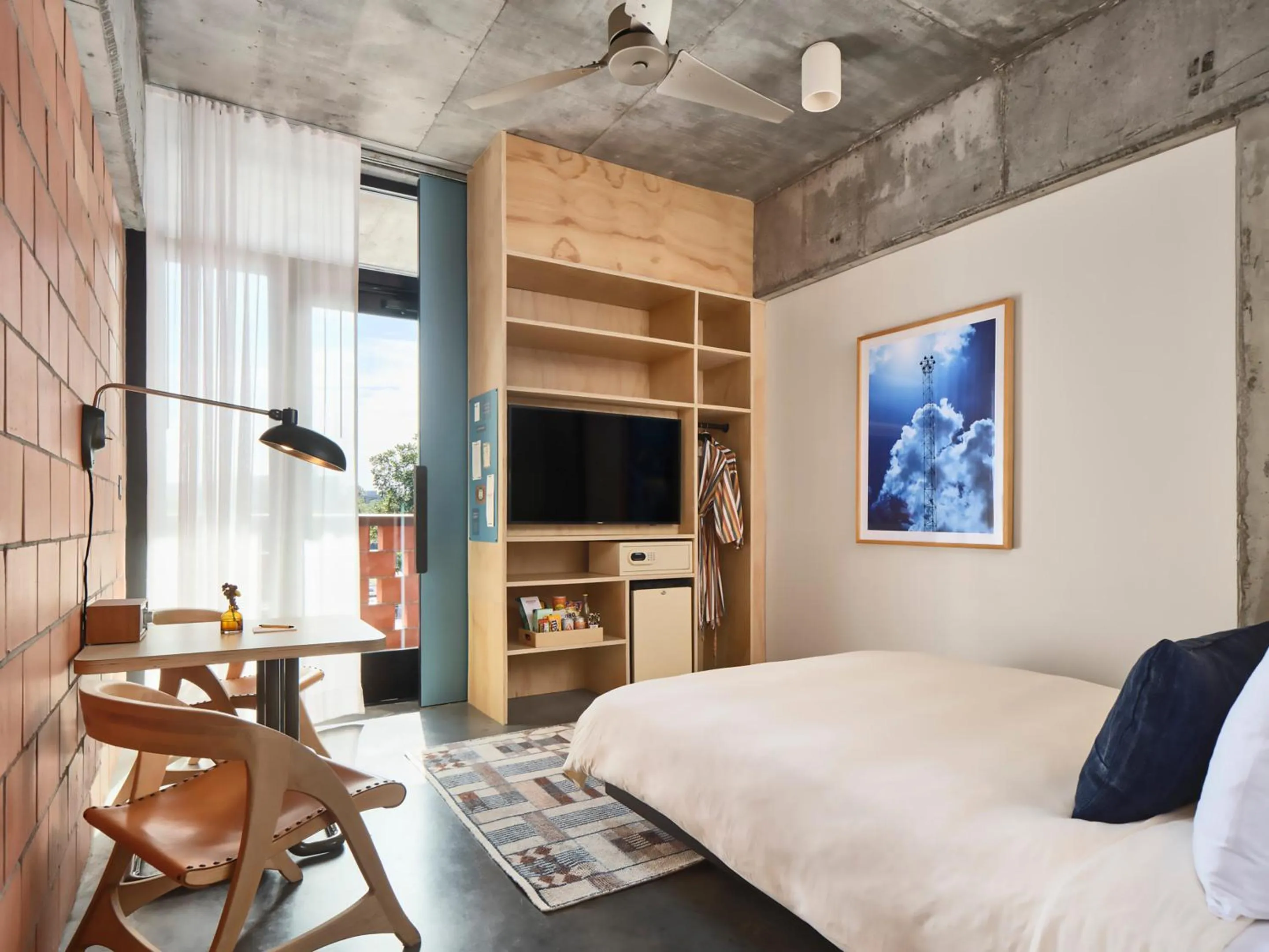 Bedroom, Bed in The Carpenter Hotel