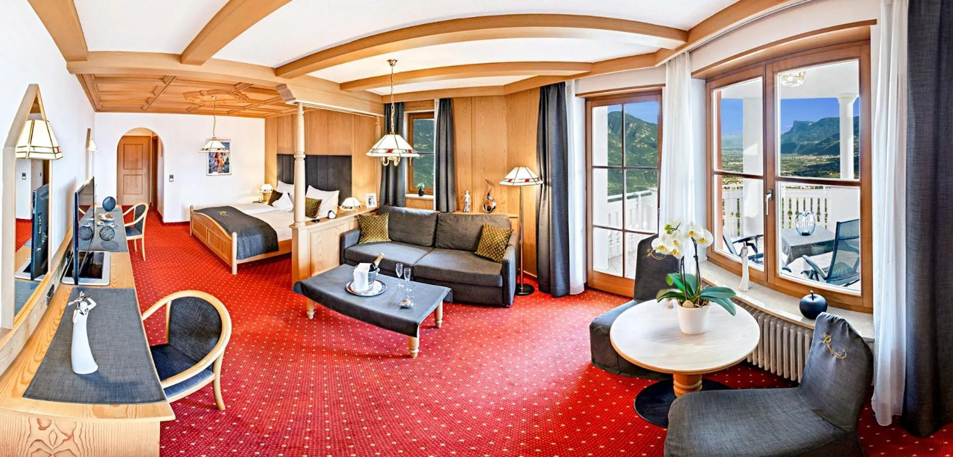 Communal lounge/ TV room in Panorama Vital Hotel Rimmele