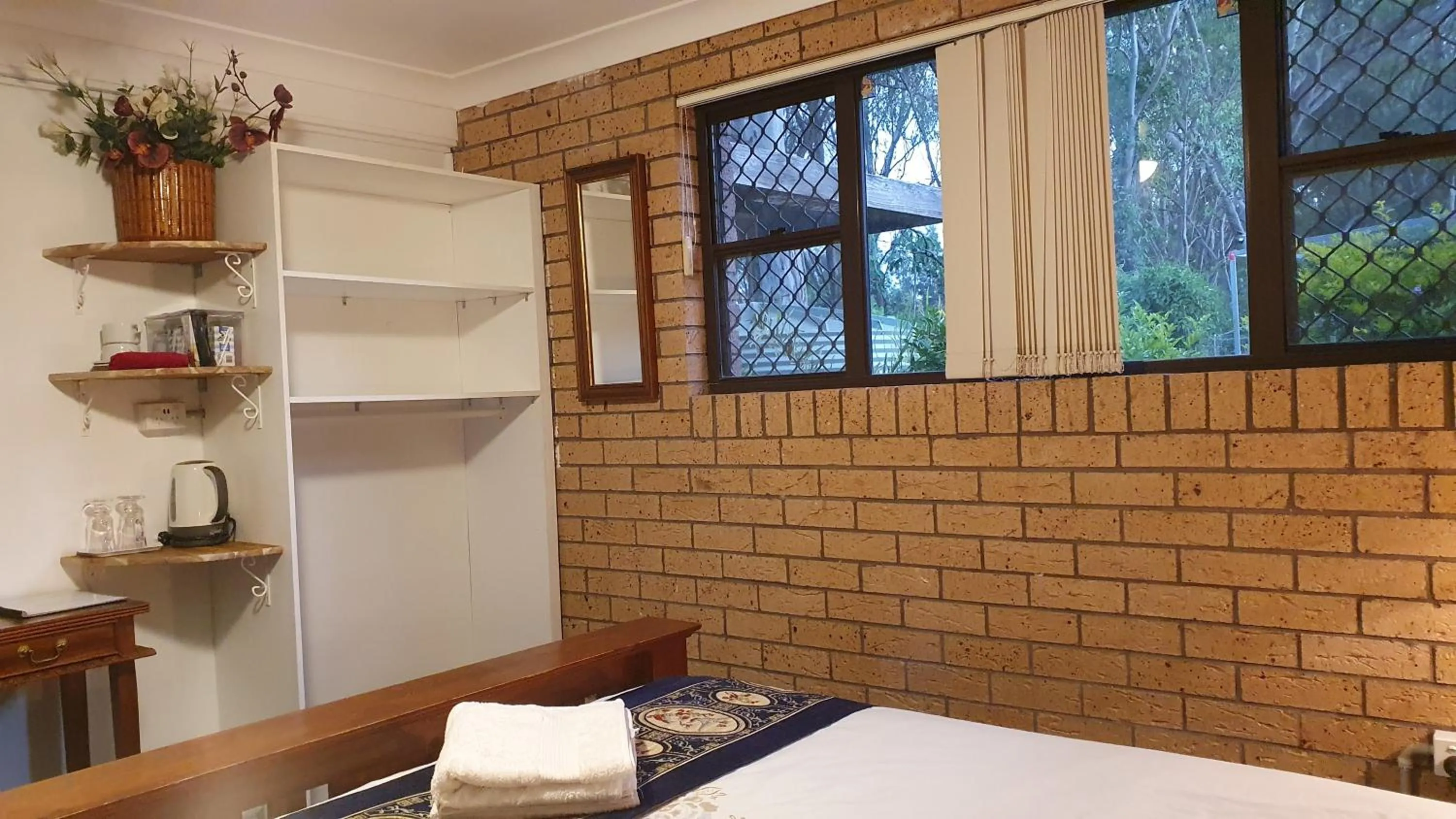 Bed in Gowrie Agapanthus