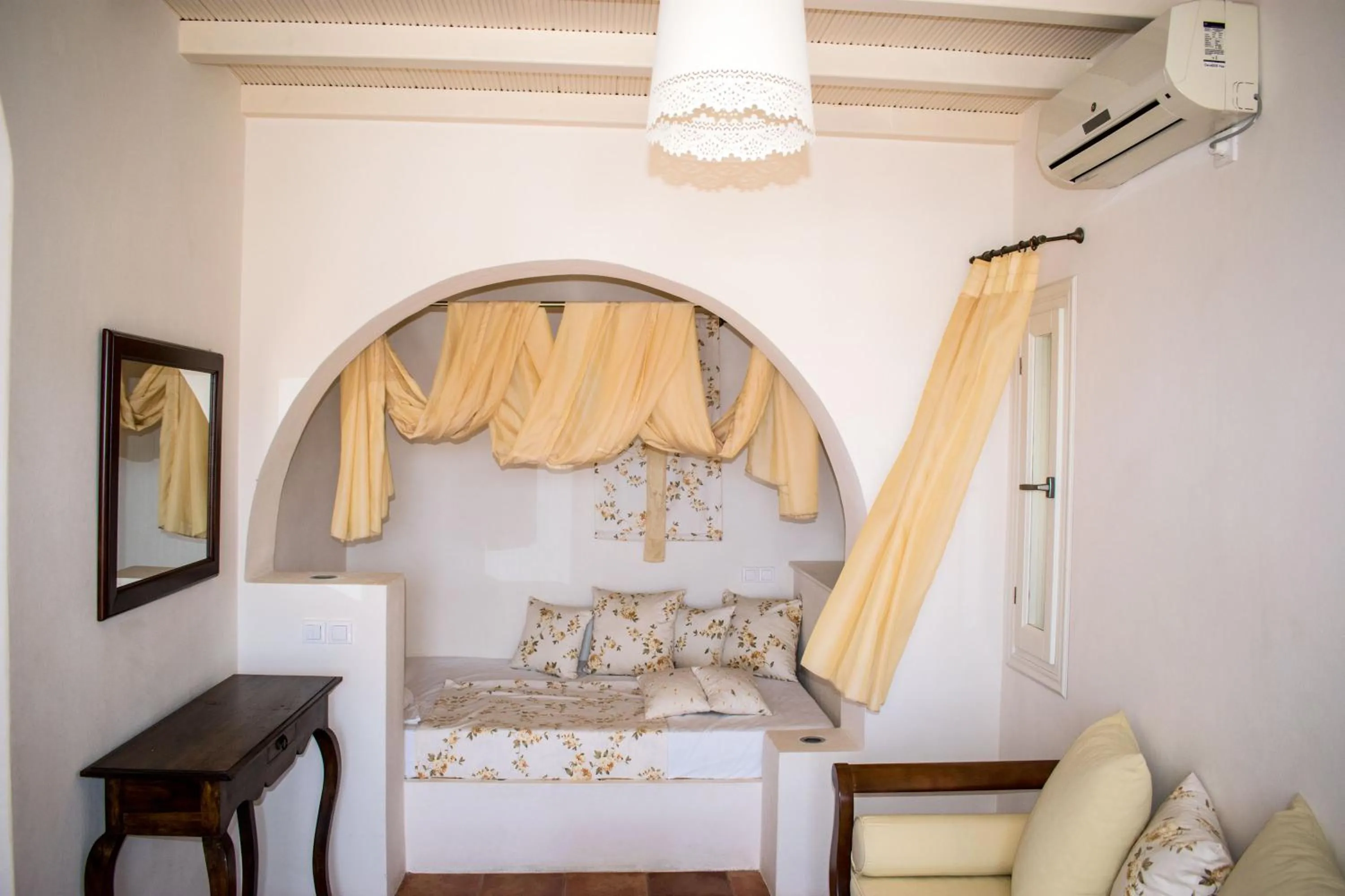 Bed in Ostria Village