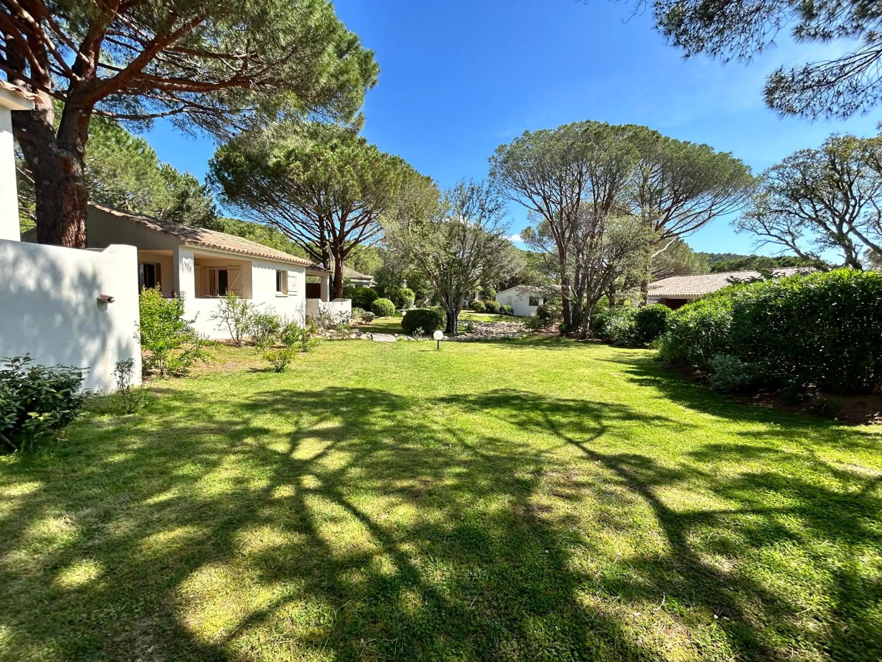 Garden in Les Pins de Santa Giulia