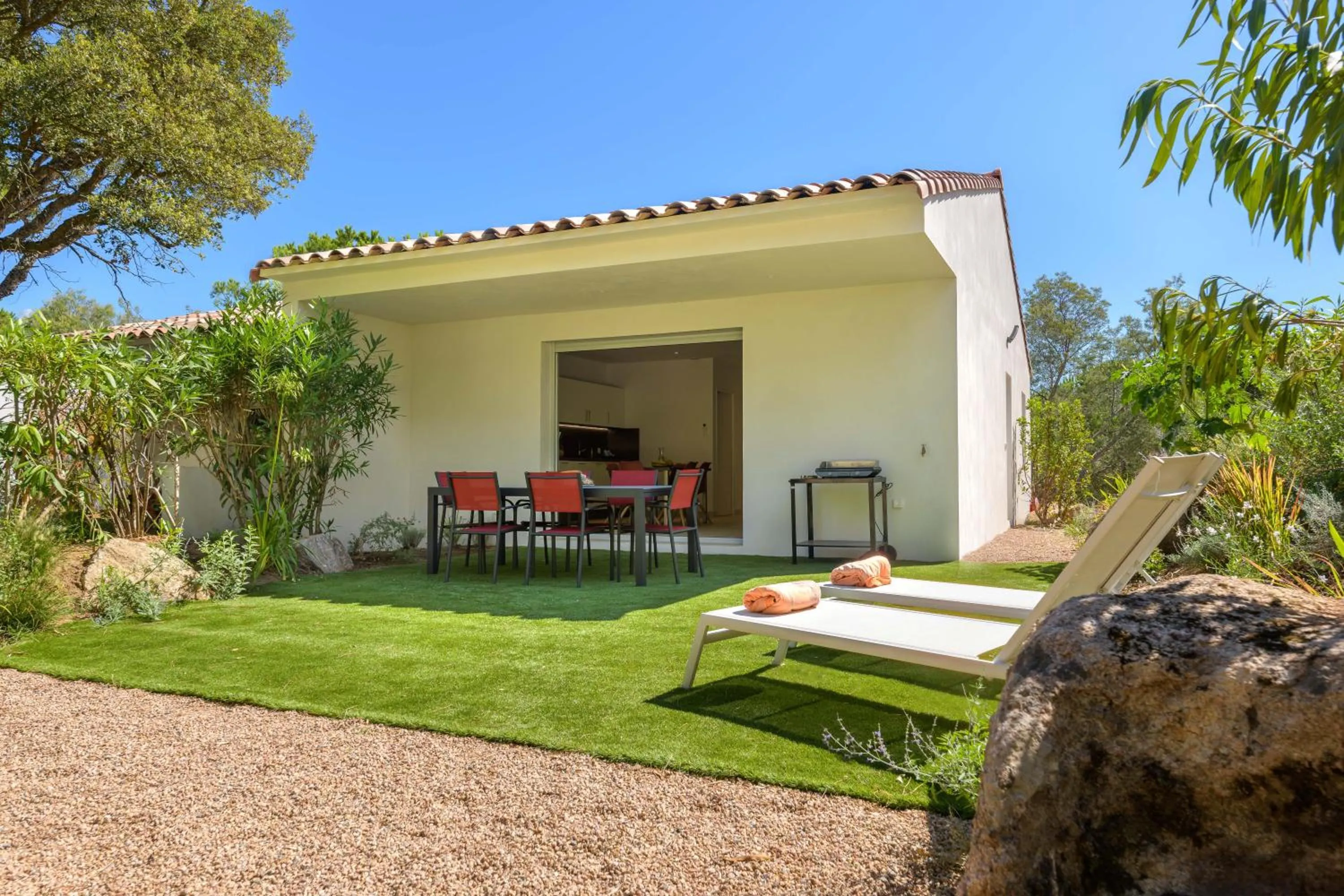 Garden in Les Pins de Santa Giulia