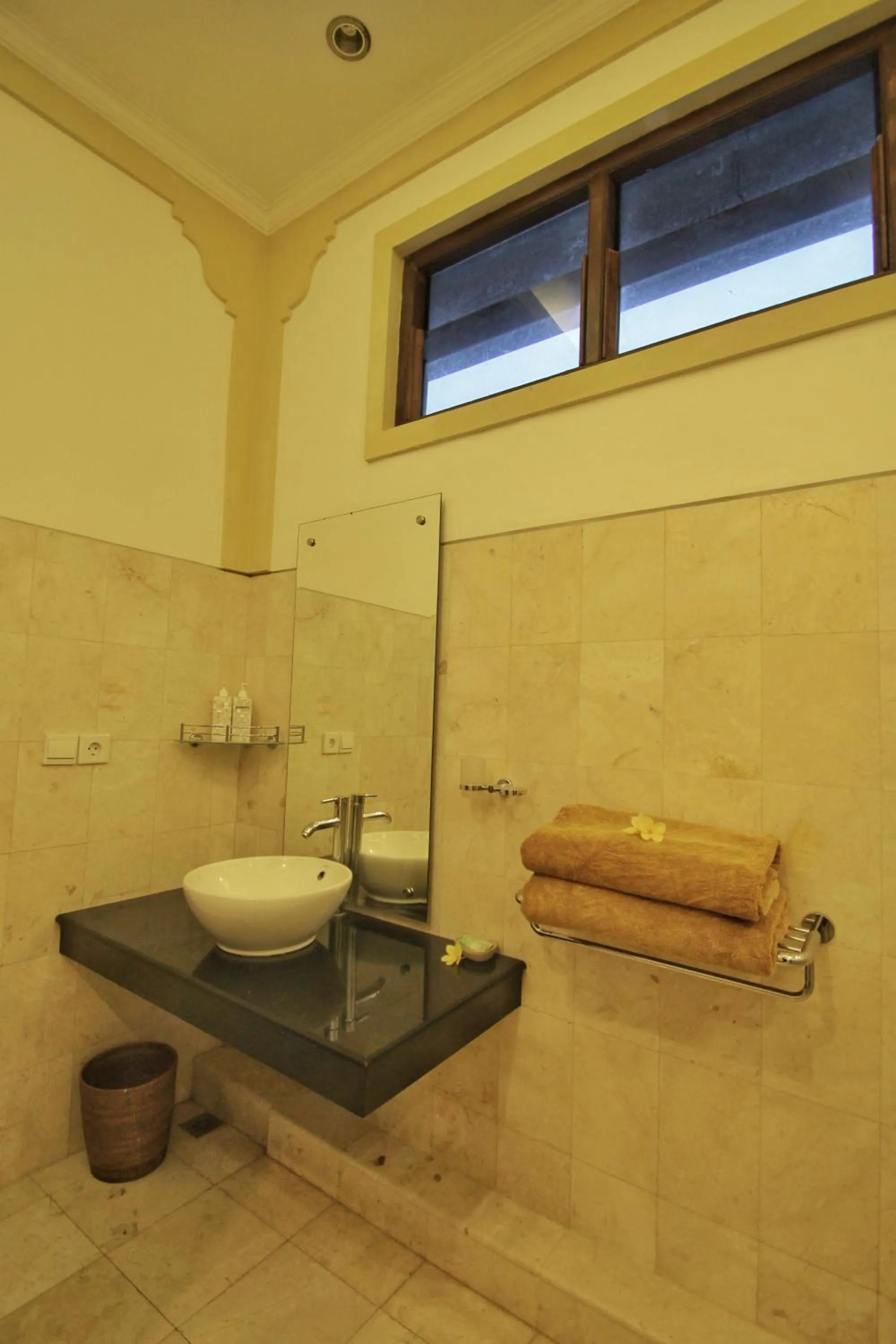 Bathroom in Hibiscus Cottages