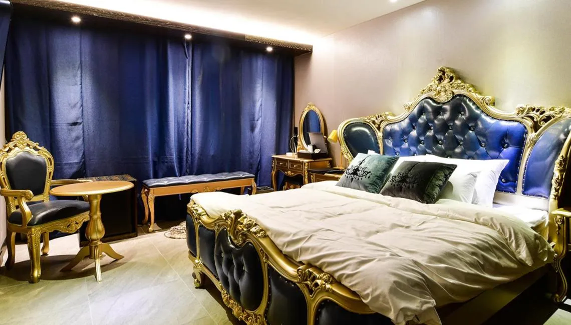 Bedroom, Bed in Hotel La Vue Foret