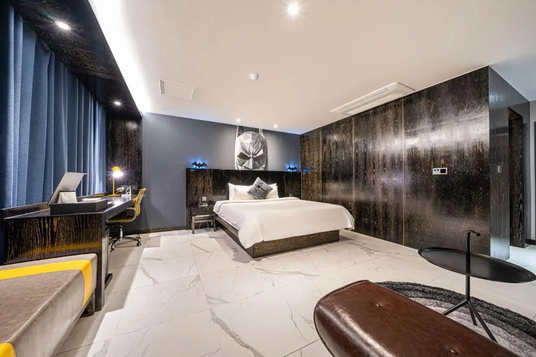 Photo of the whole room, Bed in Hotel La Vue Foret