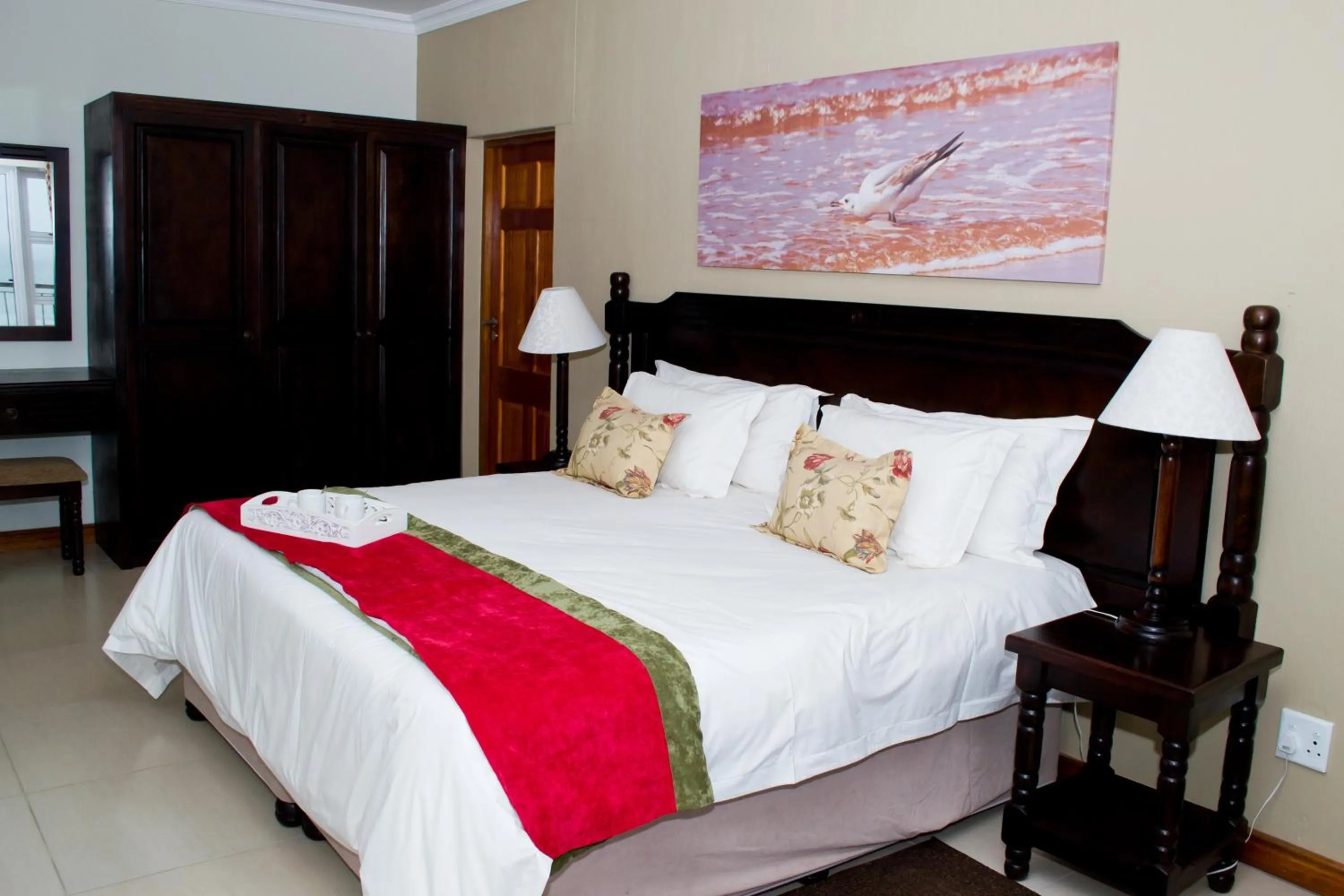 Property building, Bed in Umthunzi Hotel and Conference