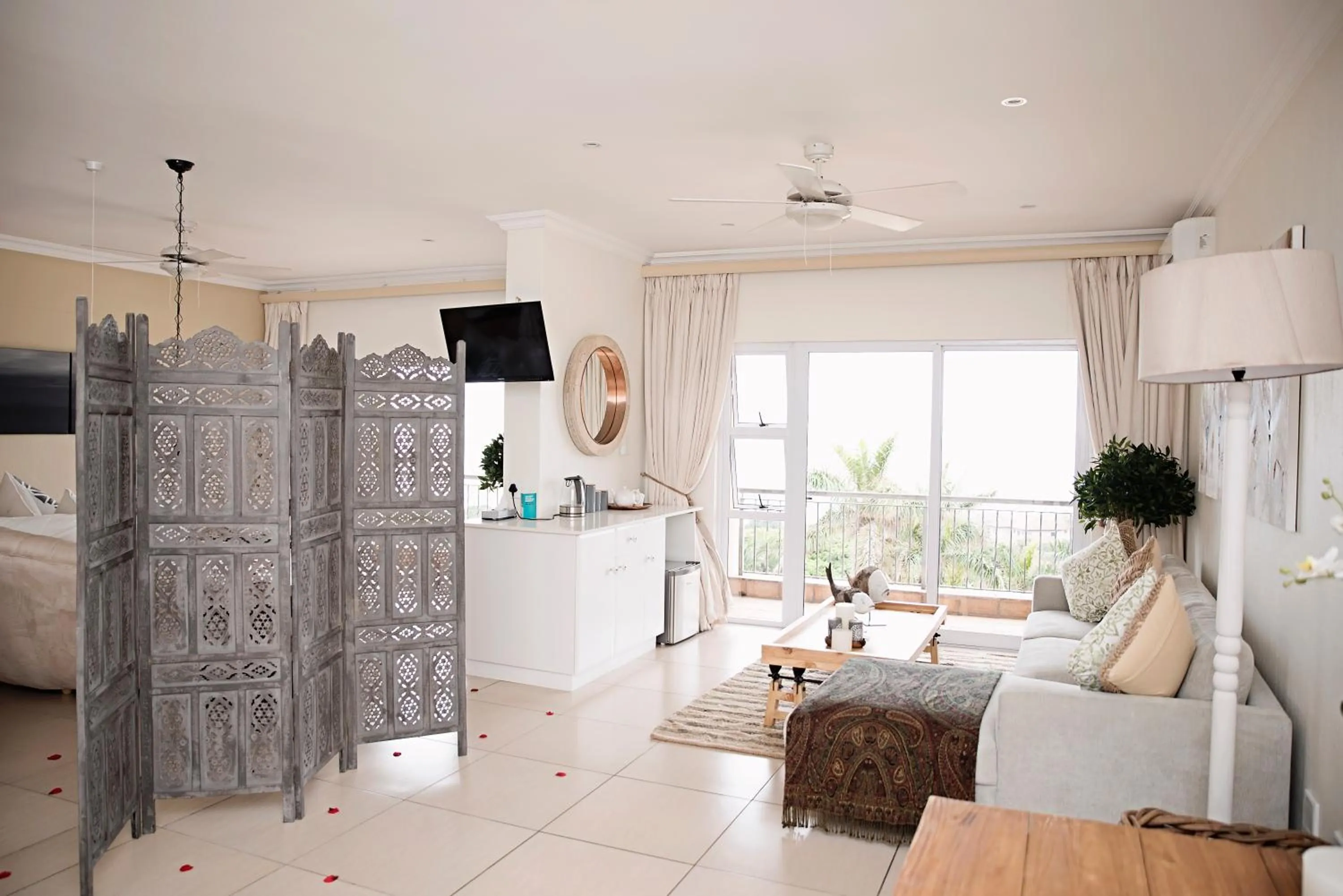 Seating area in Umthunzi Hotel and Conference