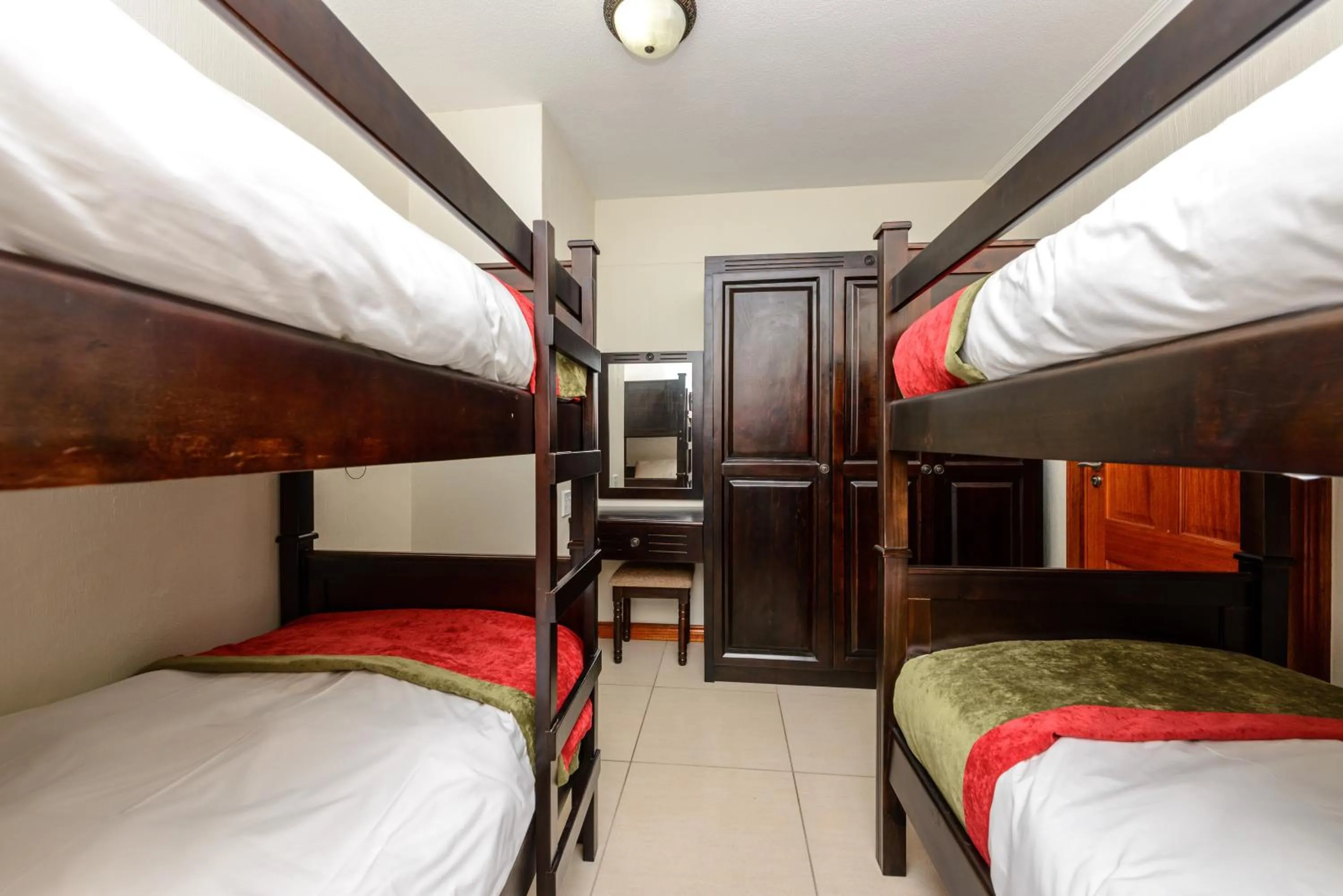 Bedroom, Bed in Umthunzi Hotel and Conference