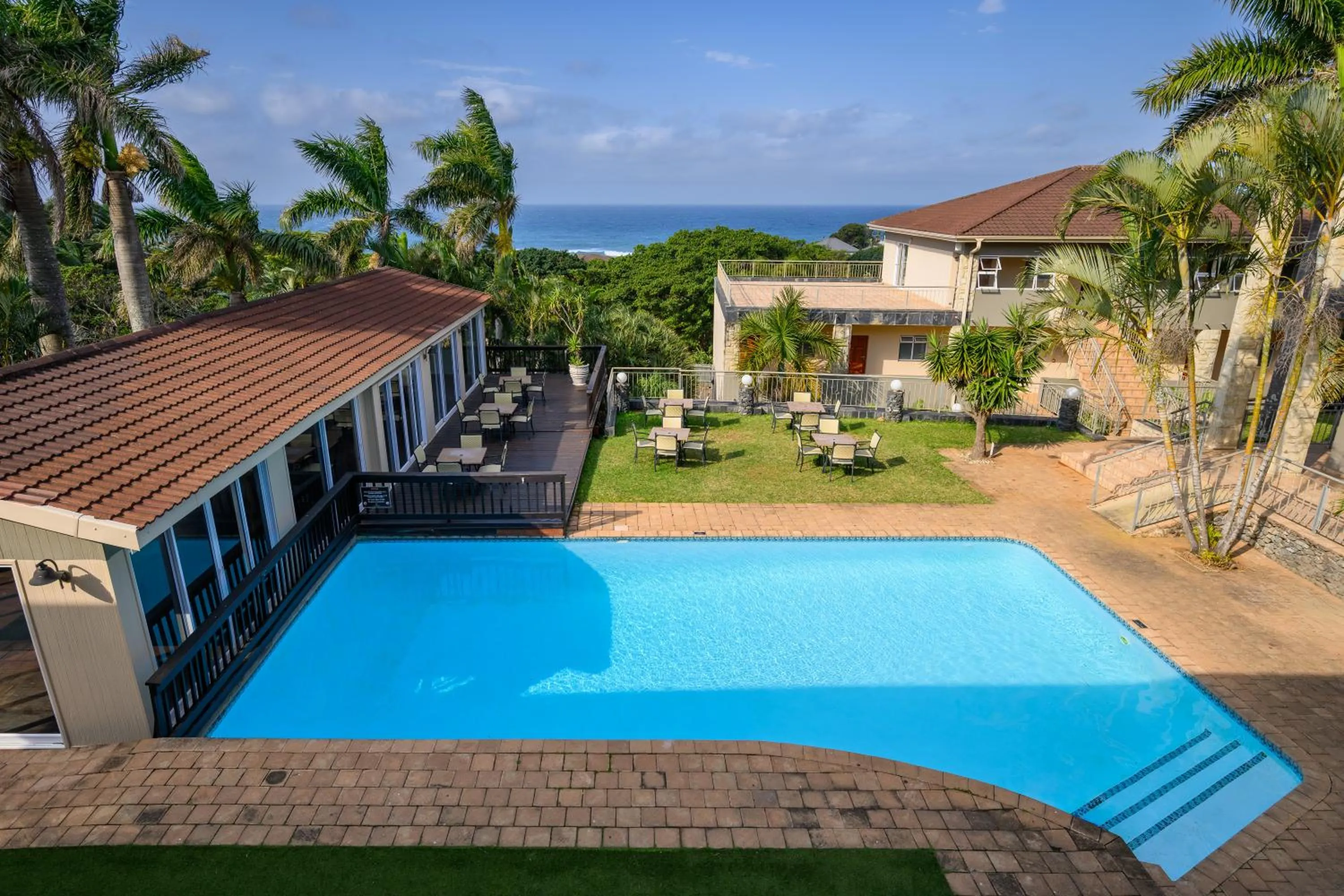 Swimming pool in Umthunzi Hotel and Conference