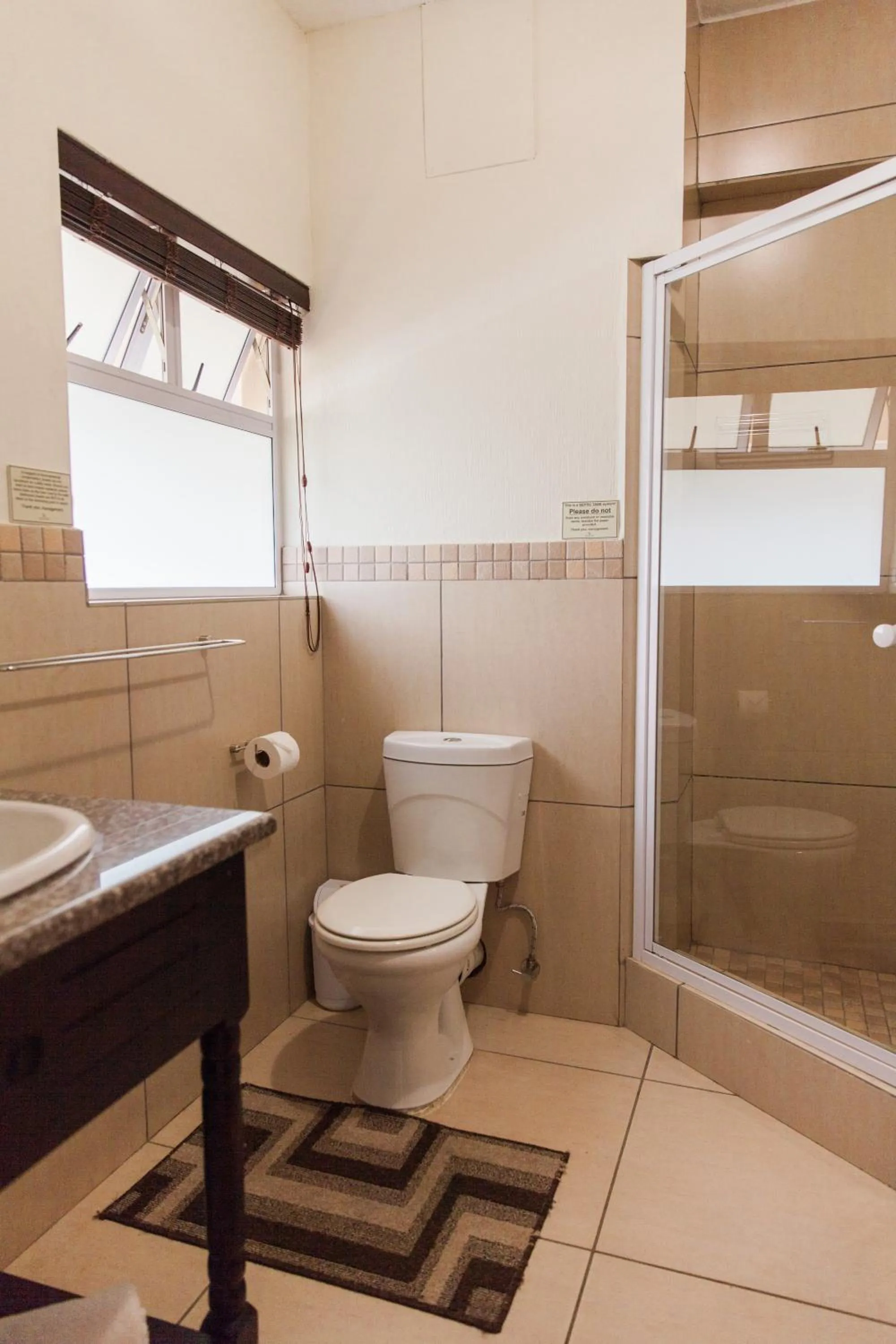 Toilet in Umthunzi Hotel and Conference