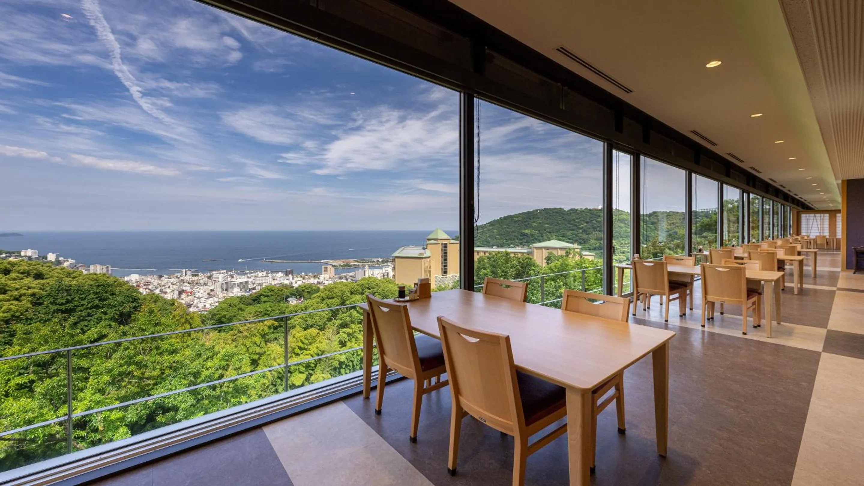 Restaurant/places to eat in KAMENOI HOTEL Atami Annex