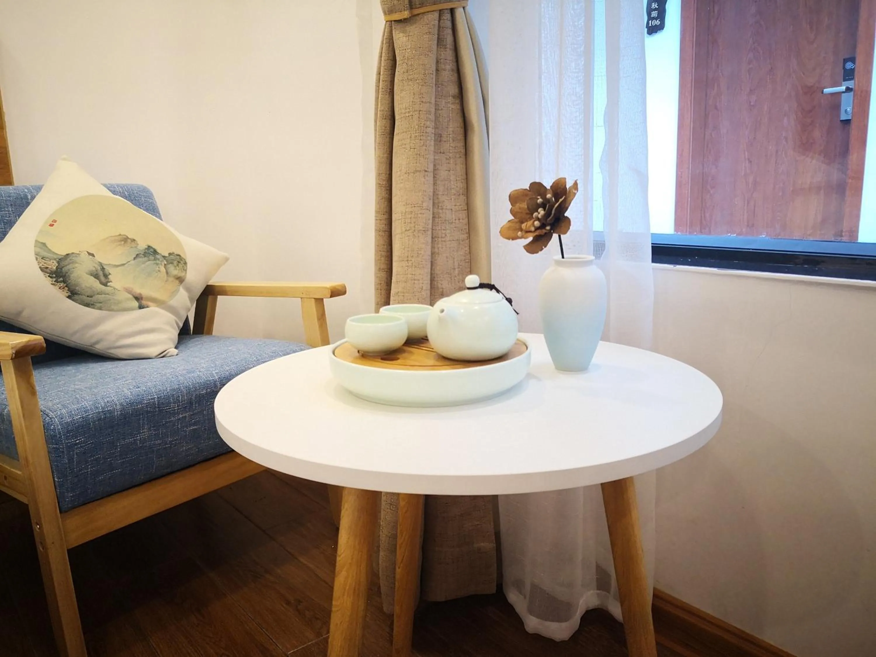 Seating area in Zhangjiajie Tingyutang Little Yard