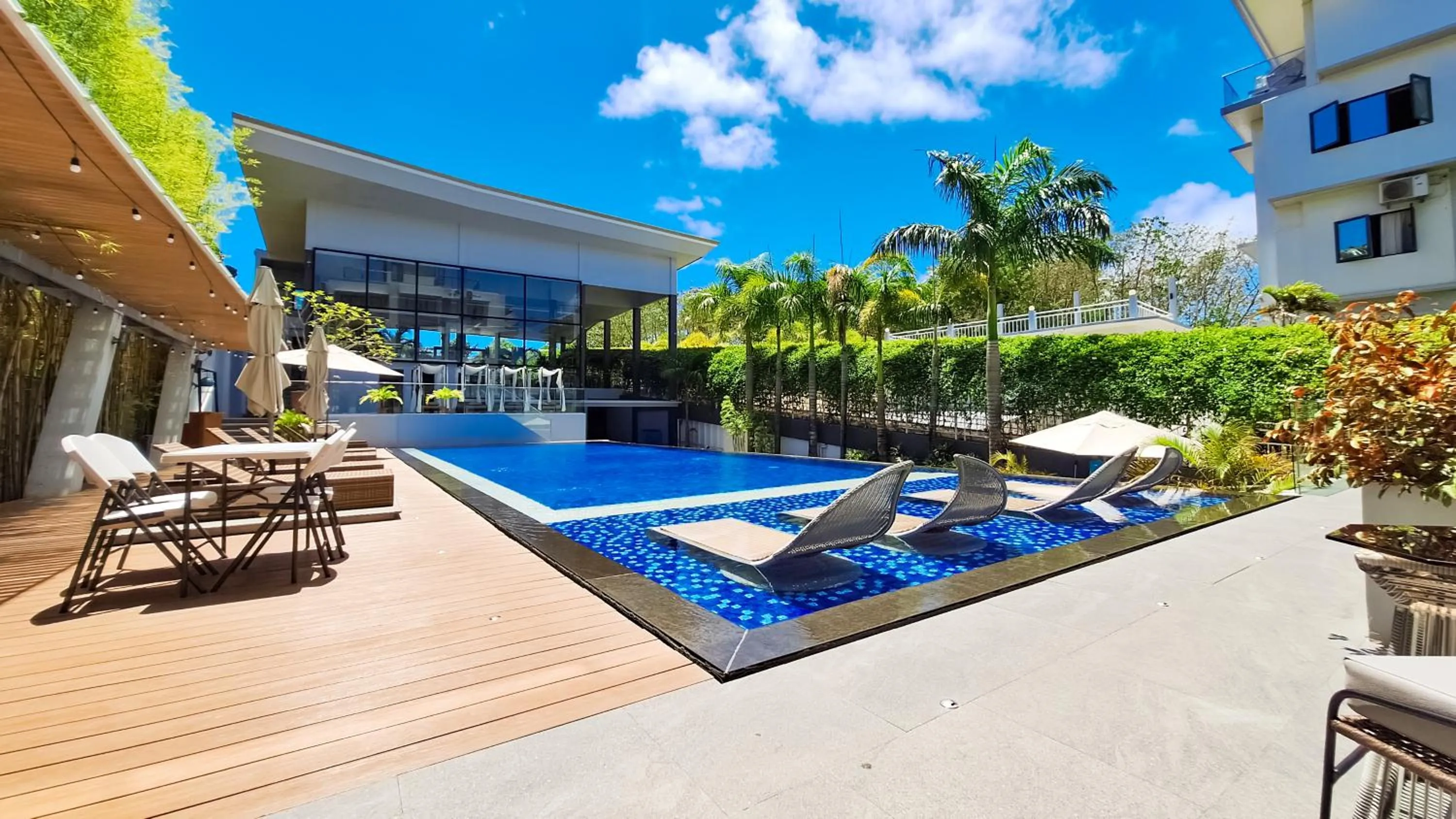 Swimming pool in Pinnacle Boracay