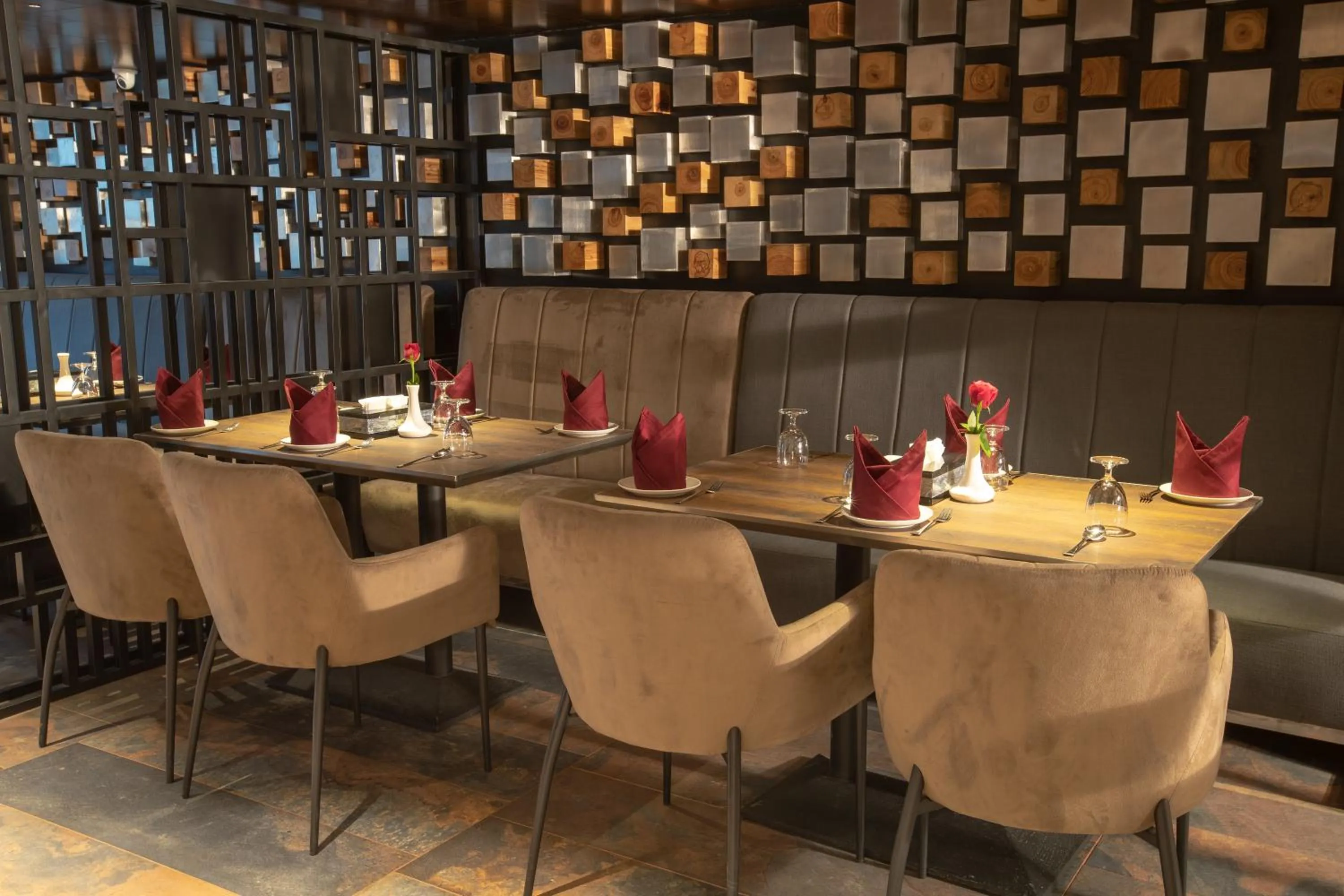 Restaurant/places to eat in Hotel Span International