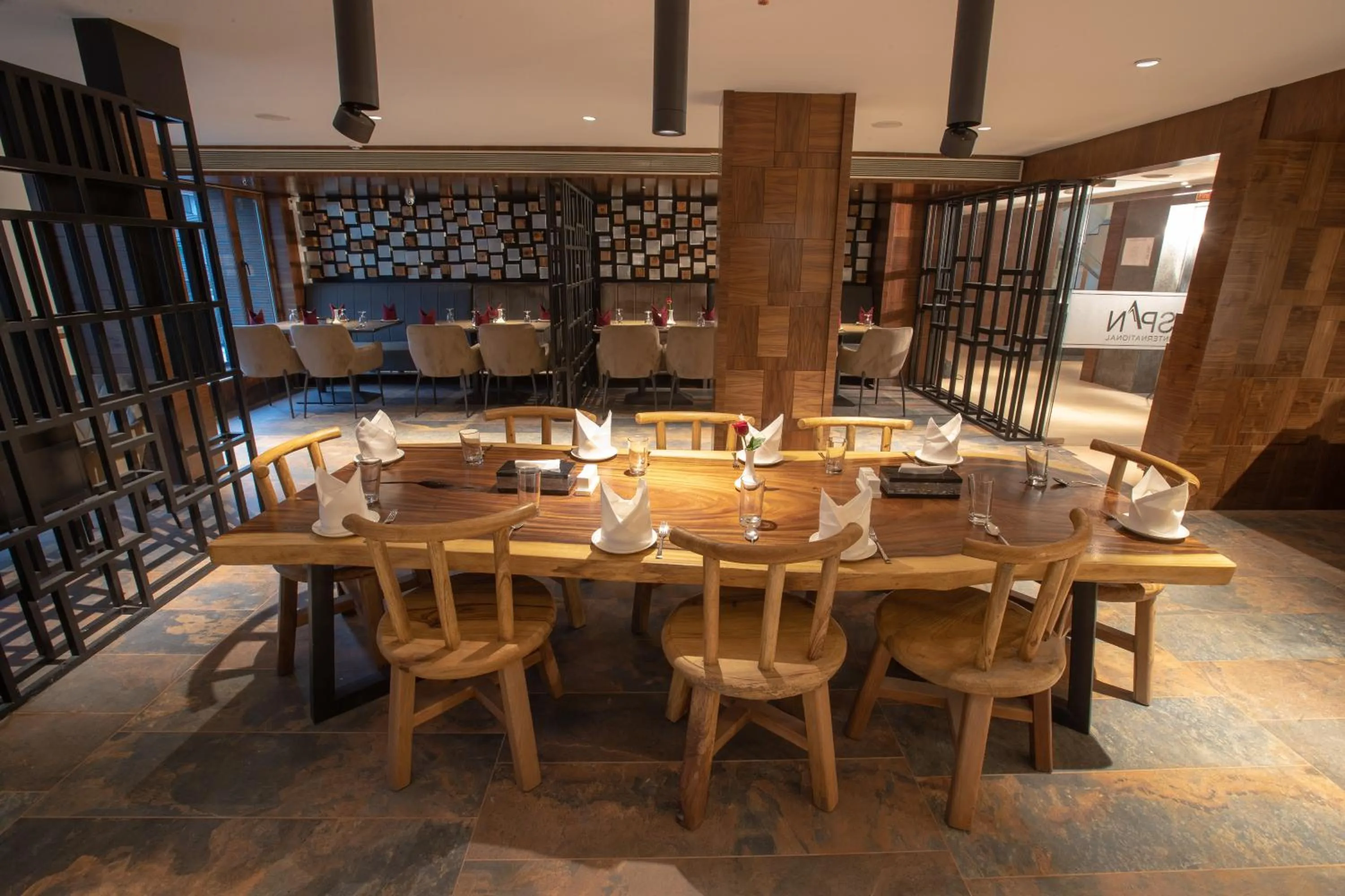 Restaurant/places to eat in Hotel Span International